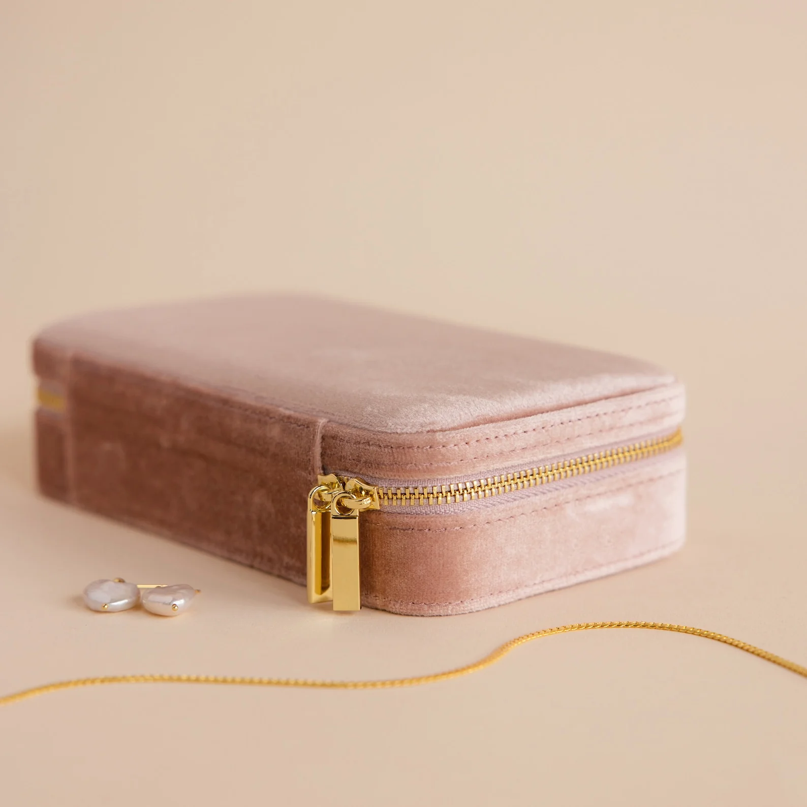 Rectangle Velvet Jewelry Case - Image 2