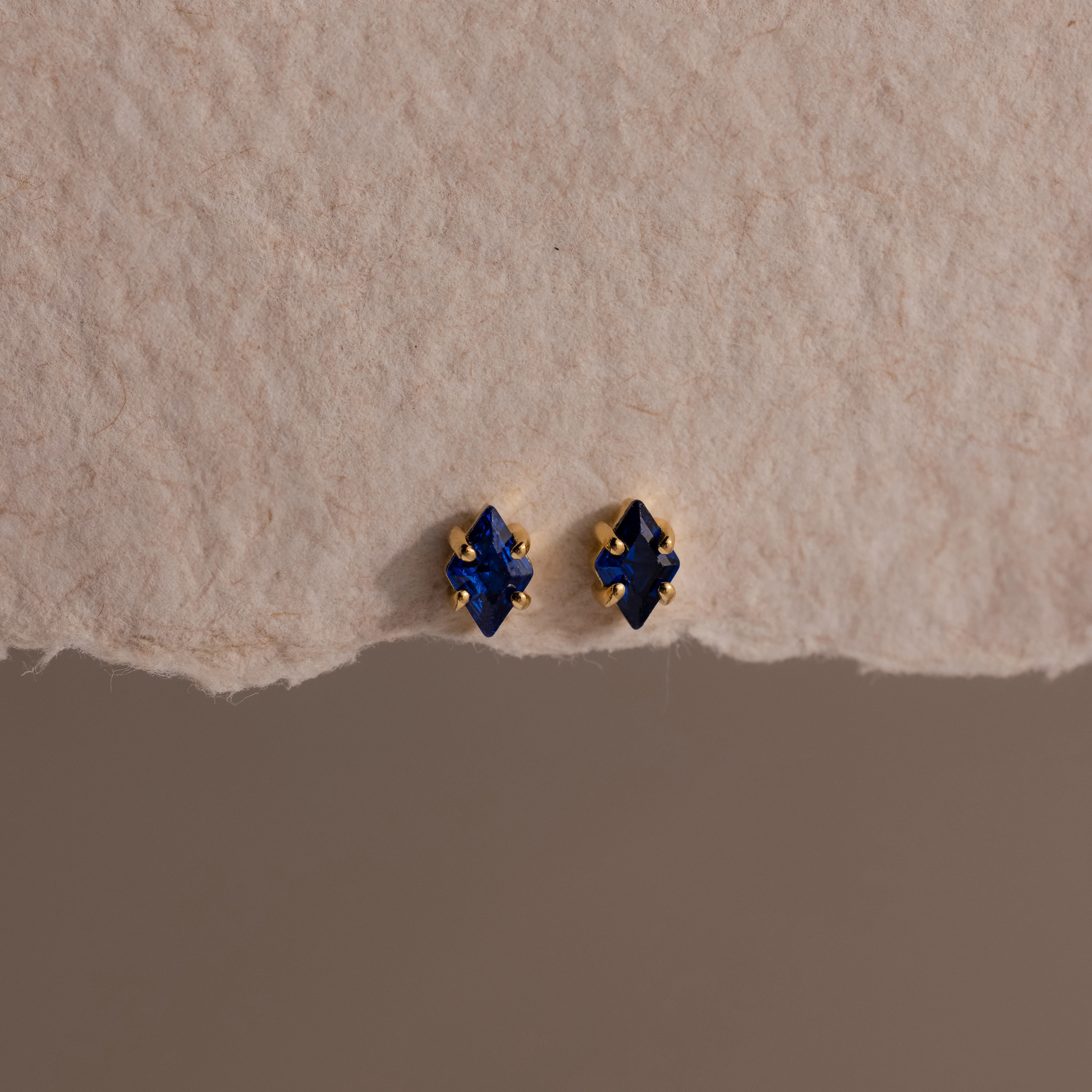 Rhombus Sapphire Flatback Studs