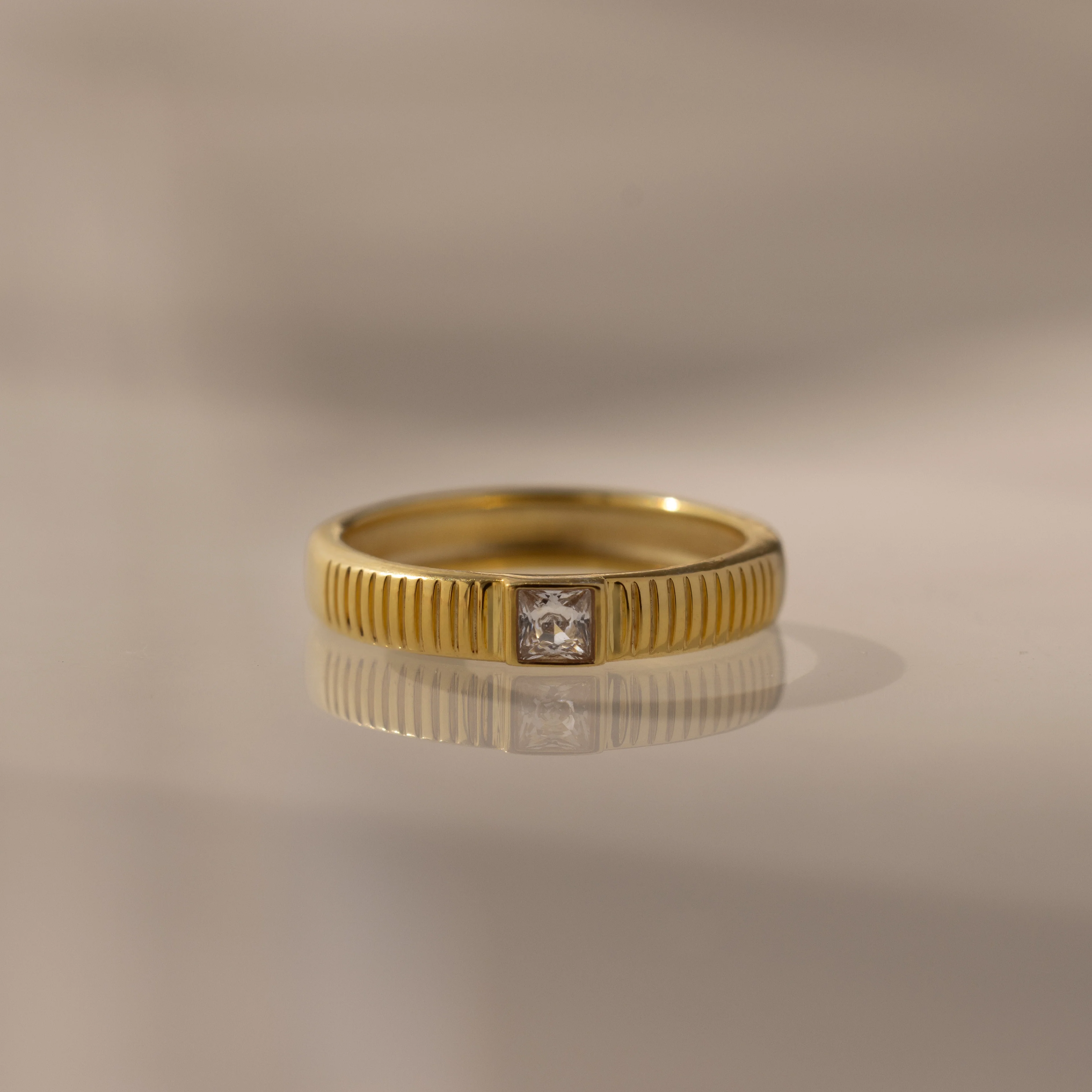 Ribbed Diamond Band