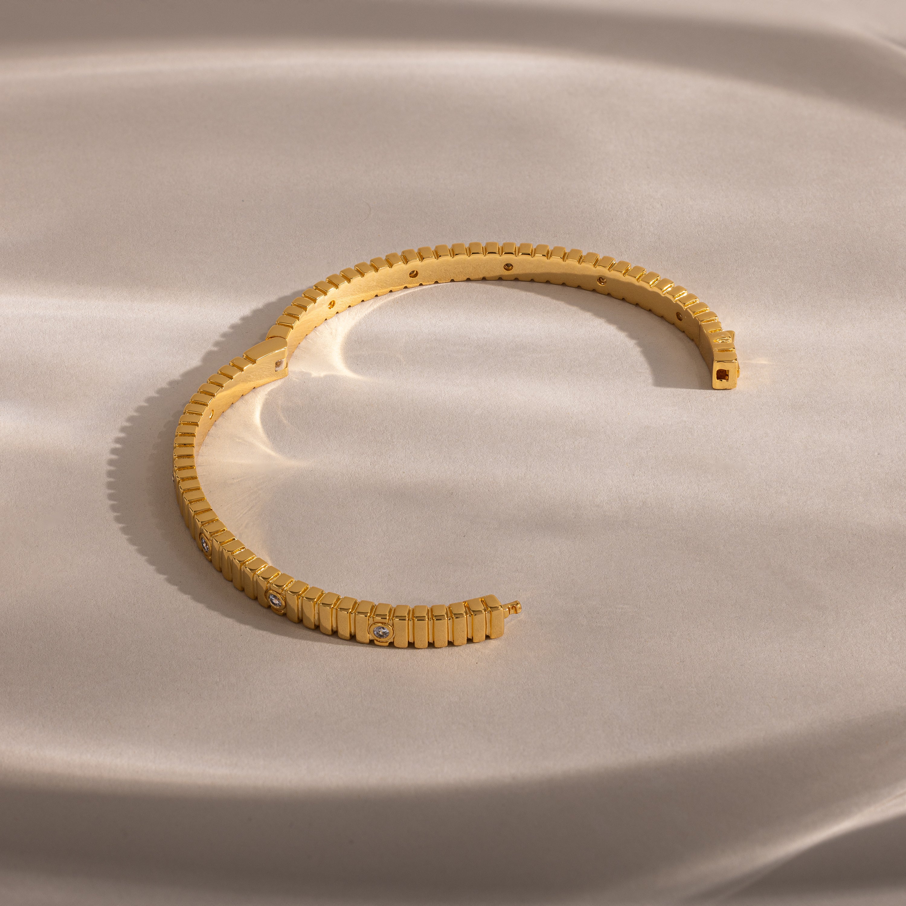 Ribbed Diamond Bangle - Image 8