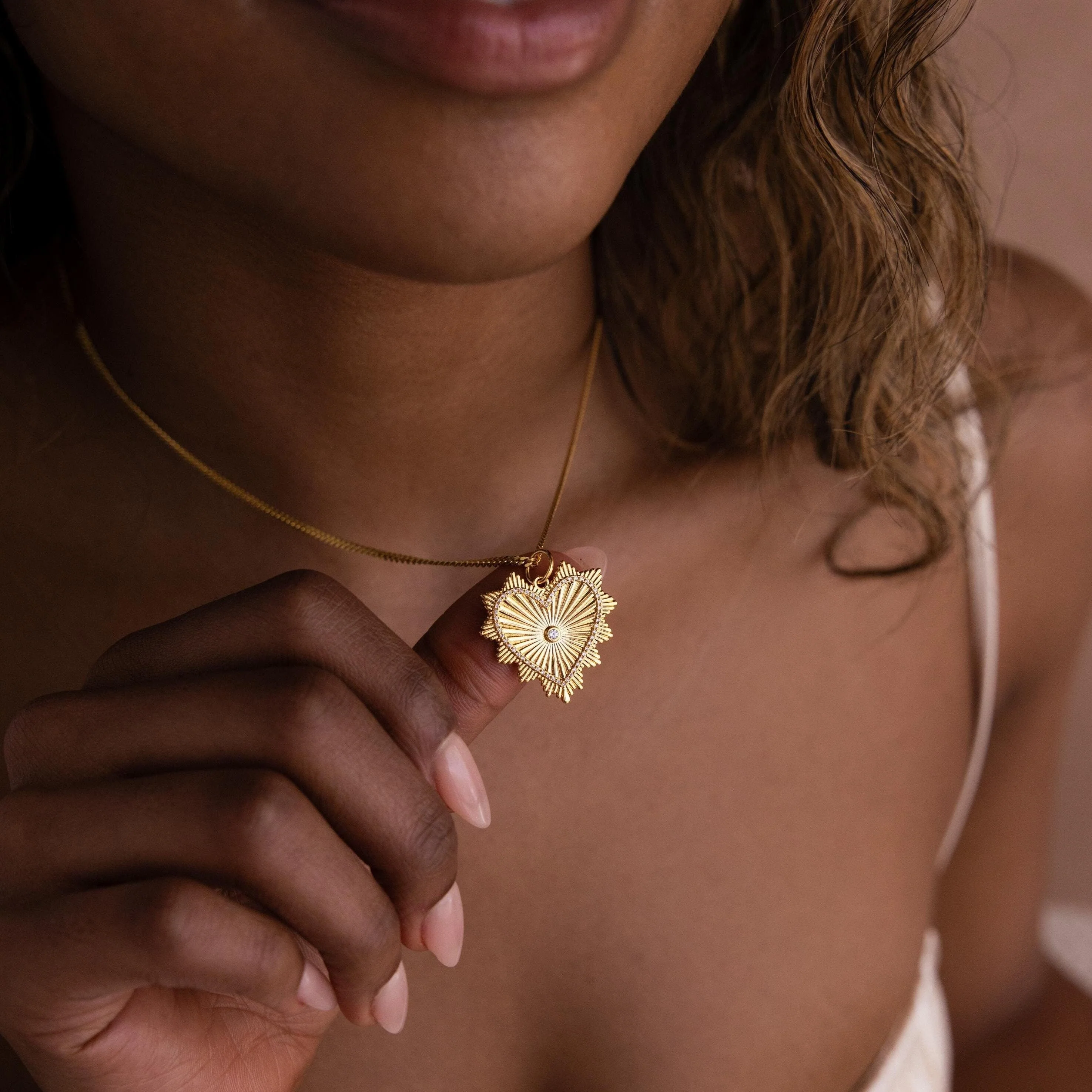 Ribbed Diamond Heart Charm in 18K Gold - Image 2