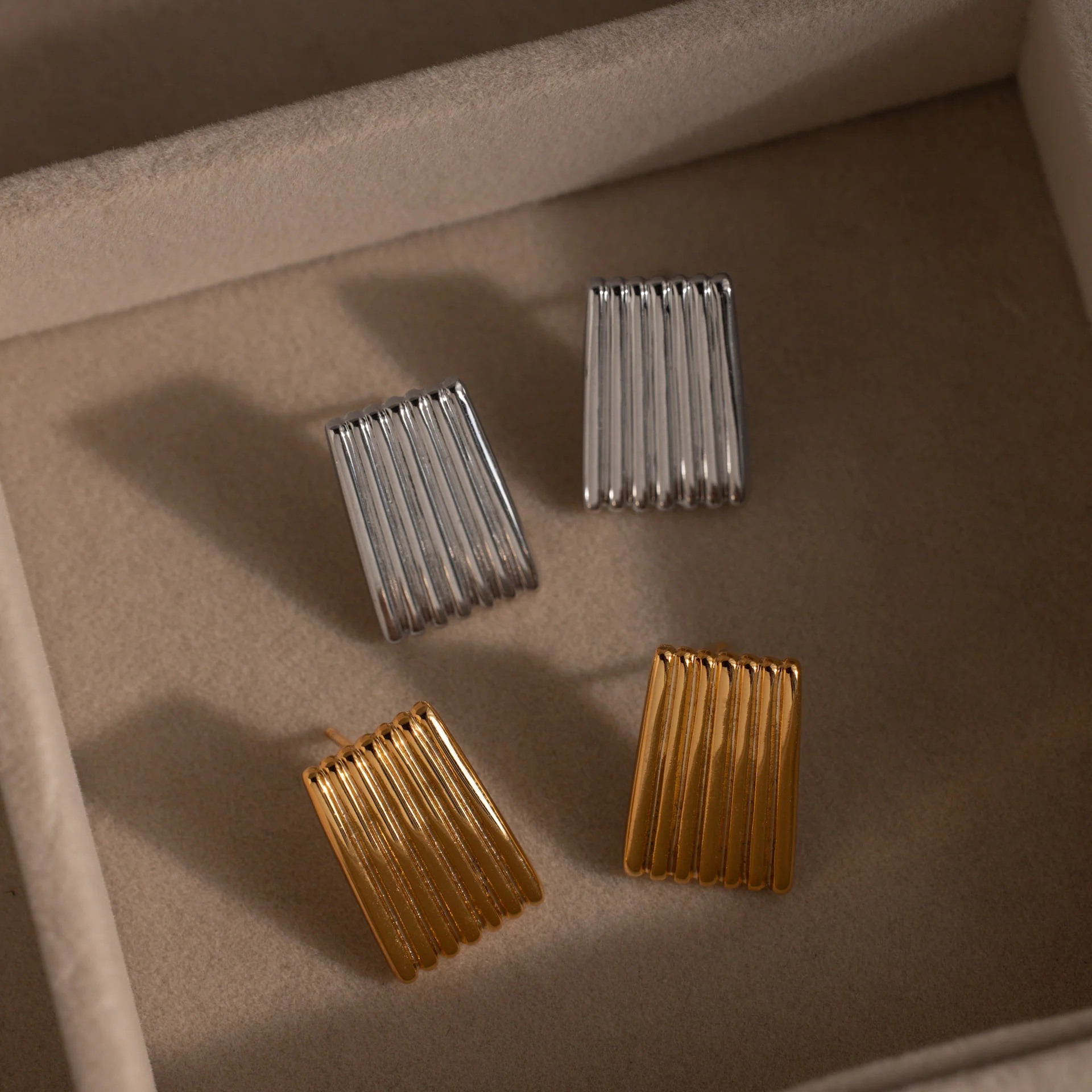 Ribbed Earrings - Image 5
