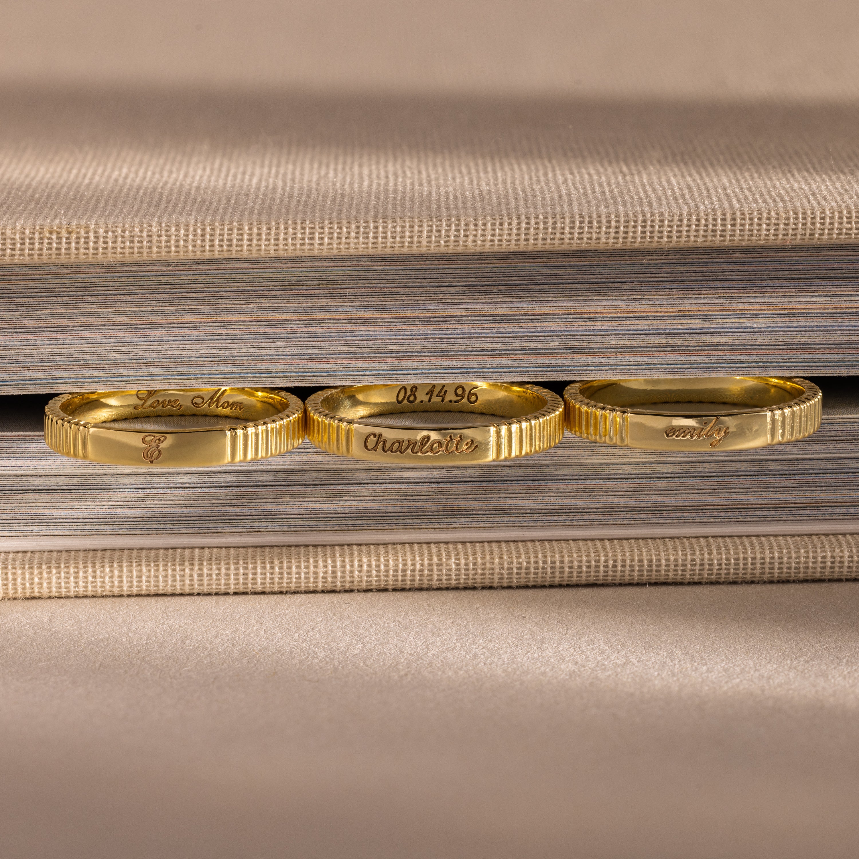 Ribbed Name Ring in 18K Gold - Image 7