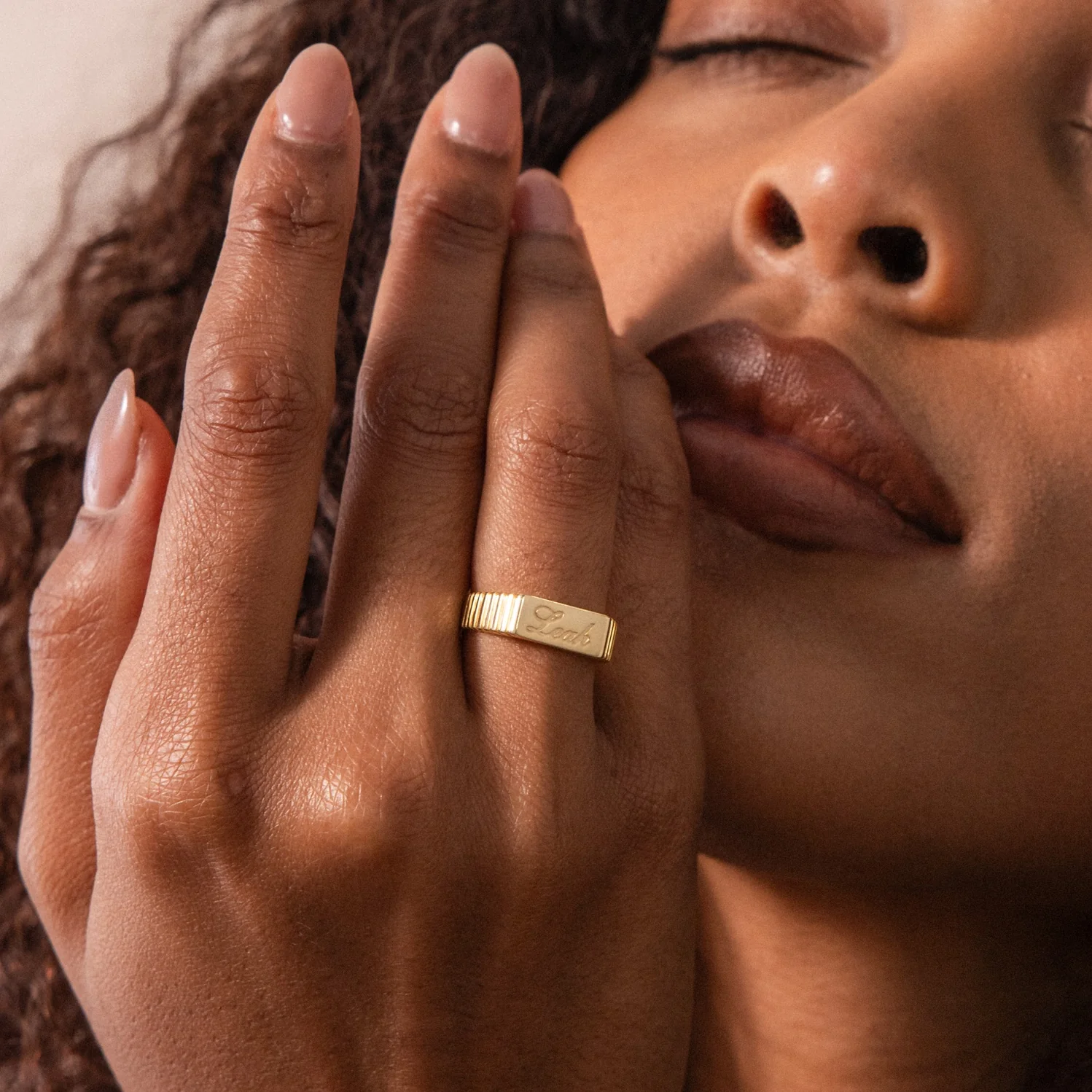Ribbed Name Signet Ring - Image 3