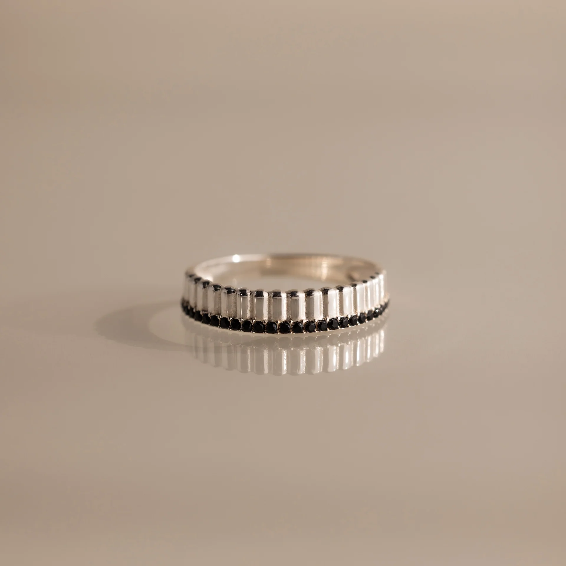 Ribbed Onyx Stack Ring - Image 3