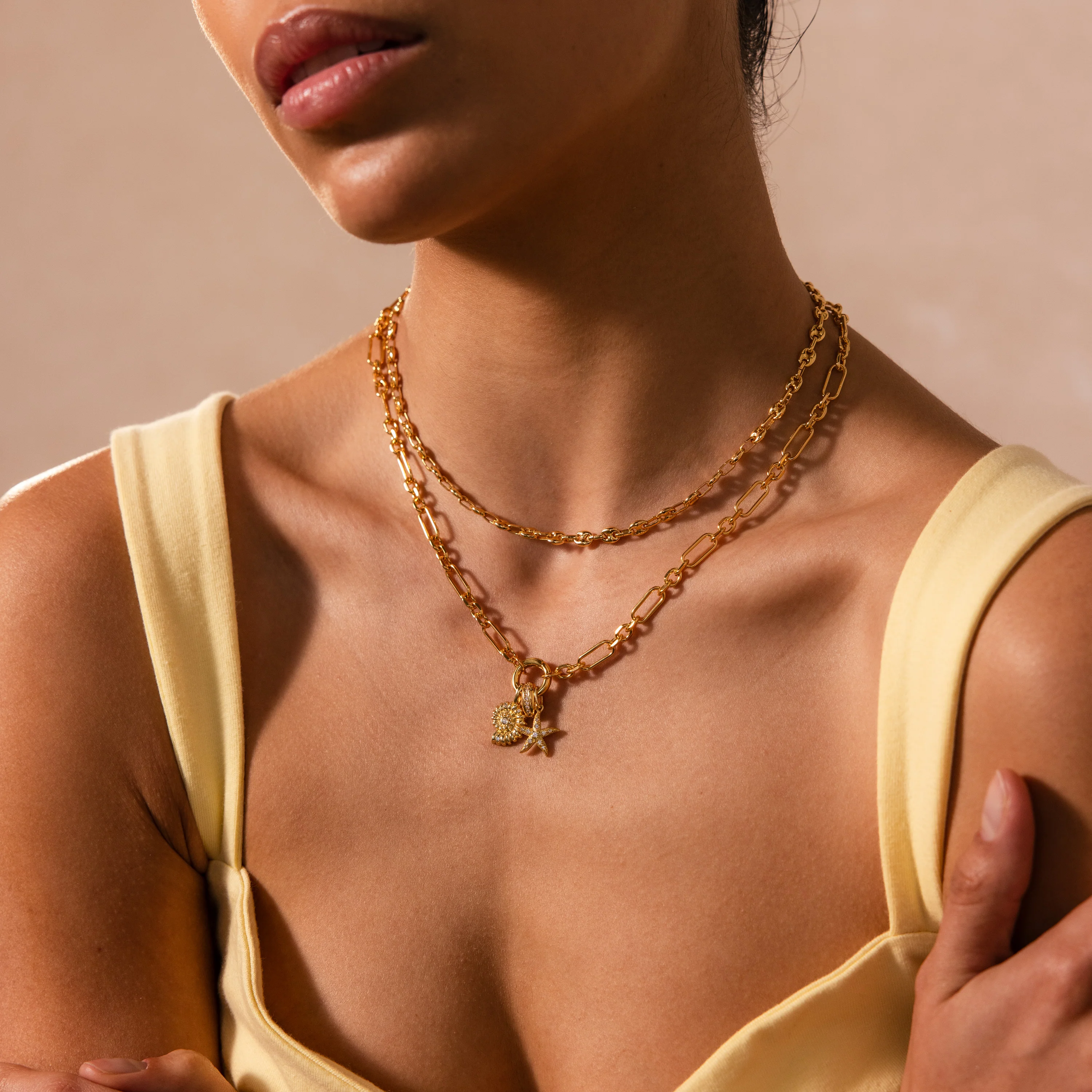 Rolo Circle Figaro Necklace - Image 9