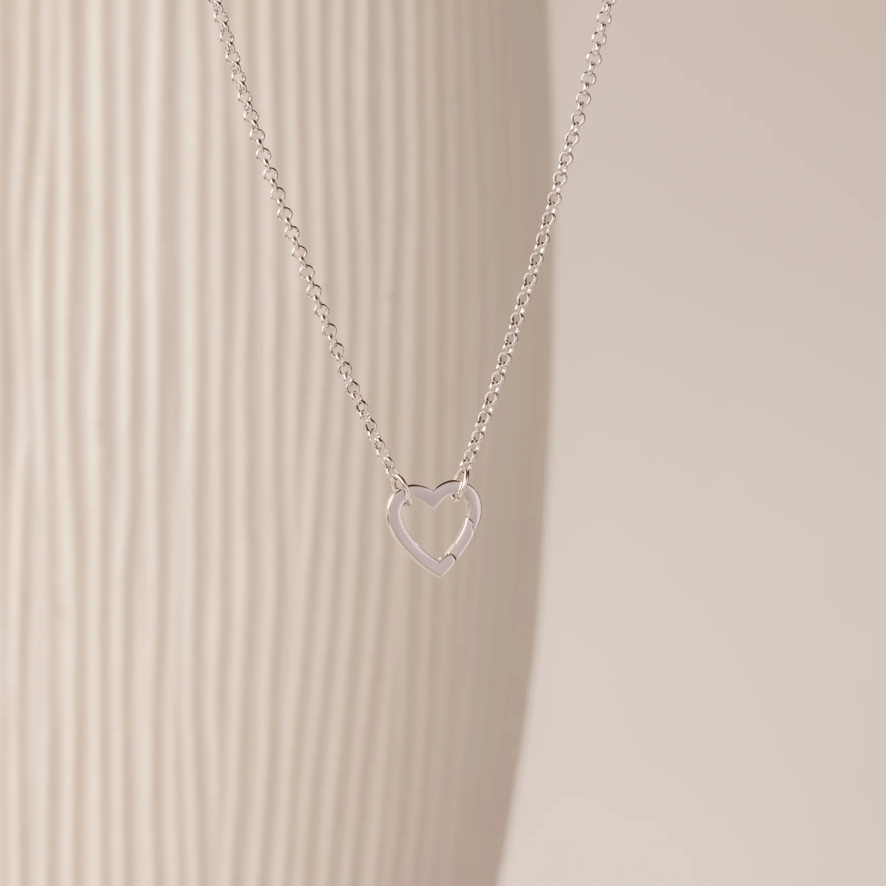 Rolo Heart Clasp Necklace in Silver - Image 6