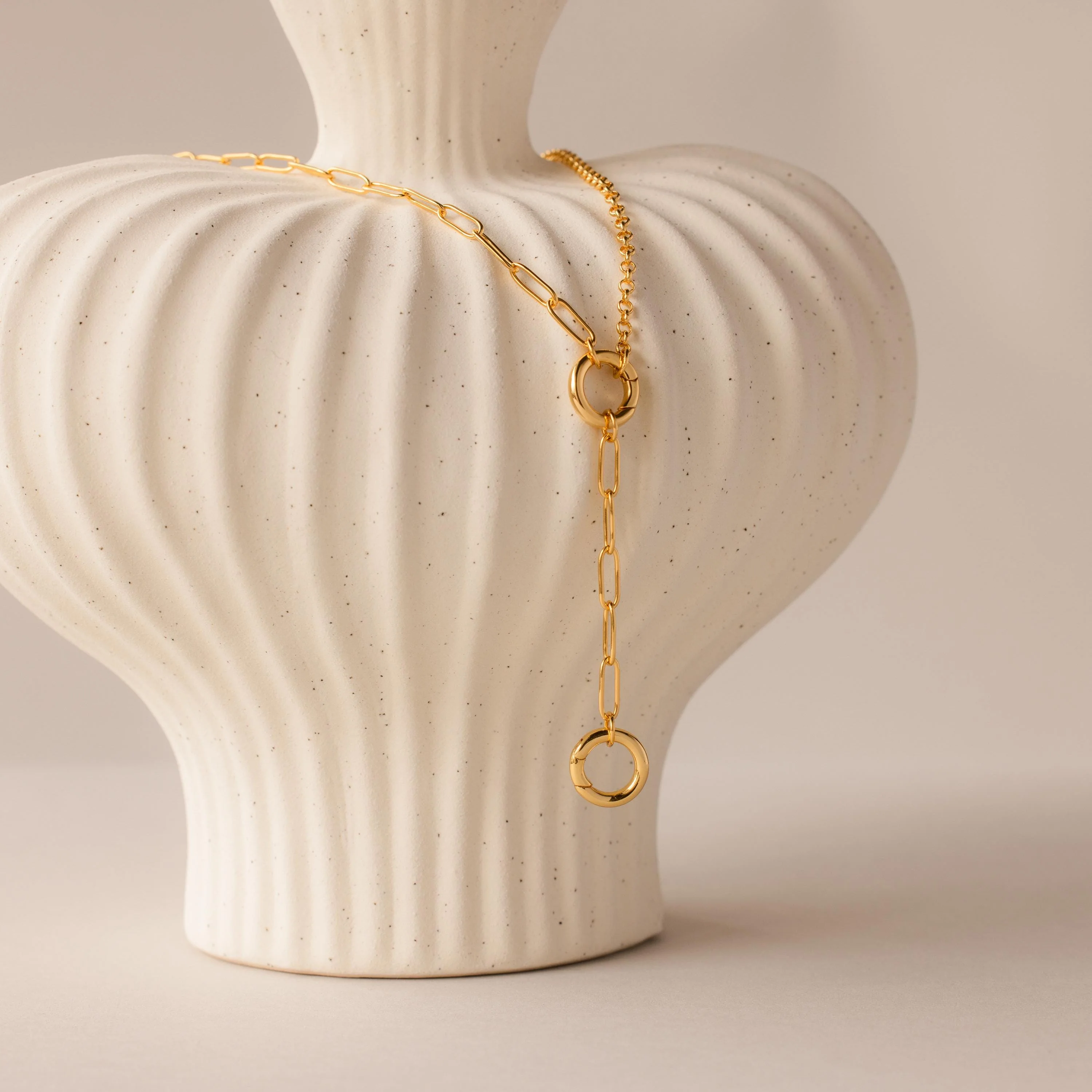 Rolo Lariat Paperclip Clasp Necklace in 18K Gold - Image 5