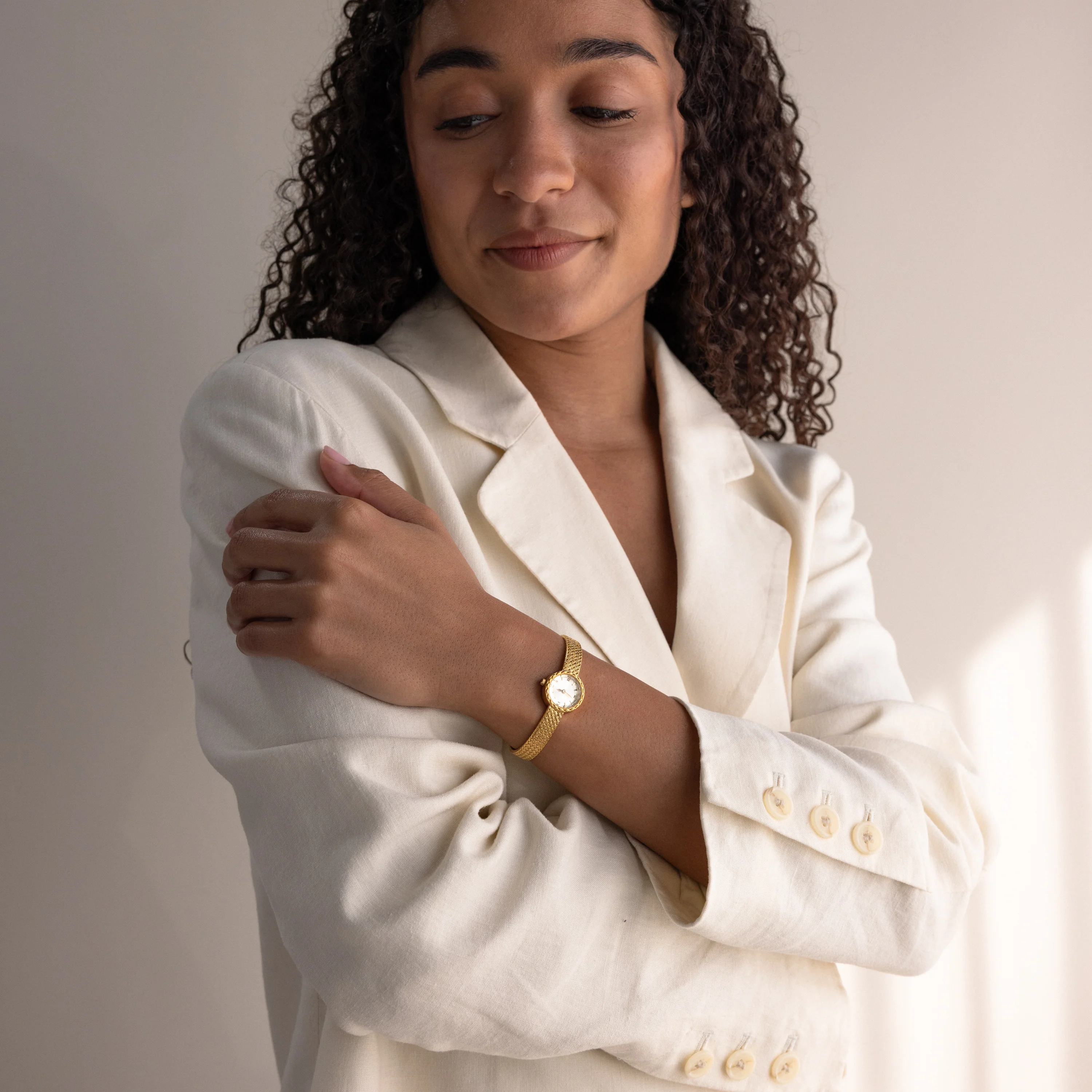 Round Braided Timepiece in 18K Gold - Image 7
