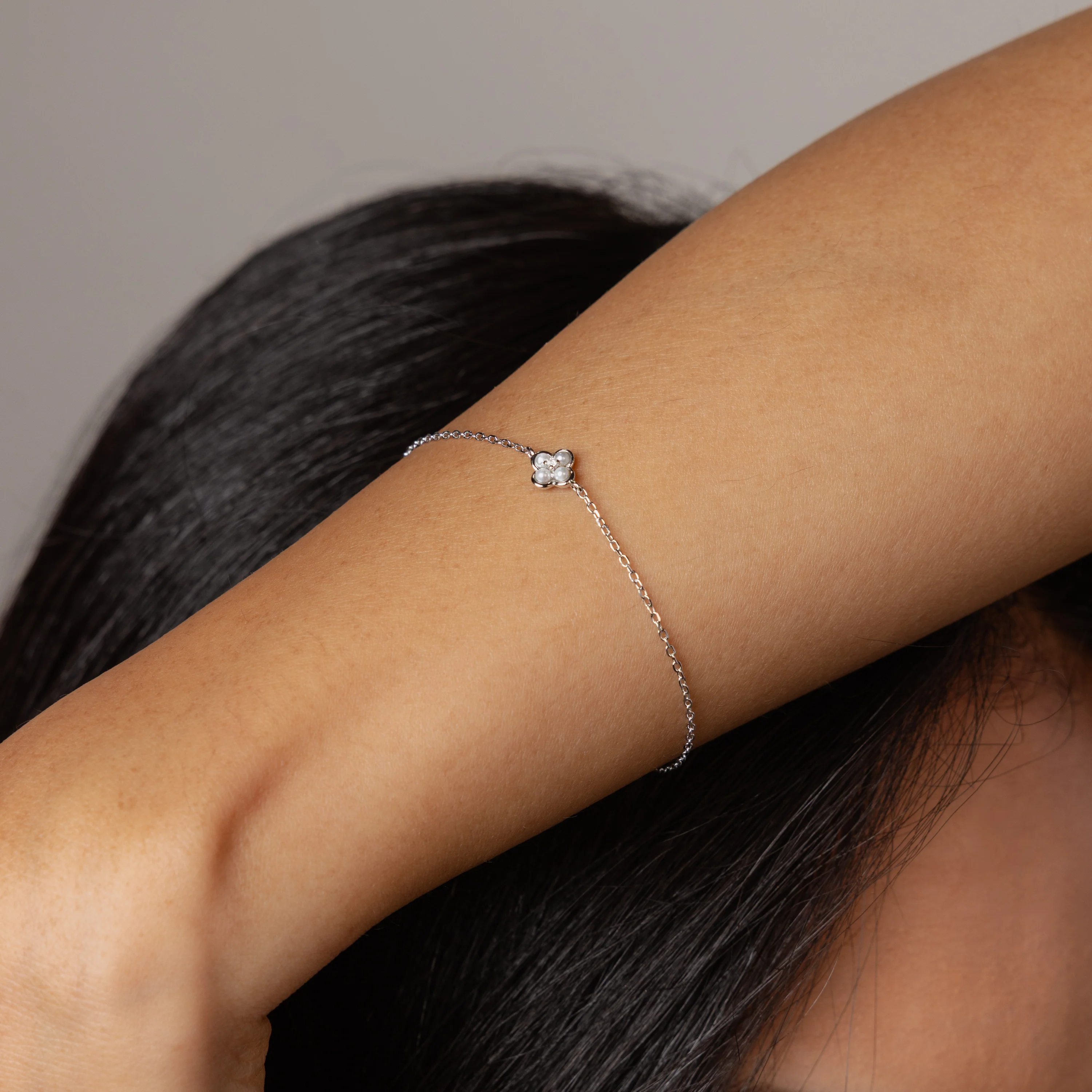 Rounded Pearl Flower Bracelet in Silver - Image 4