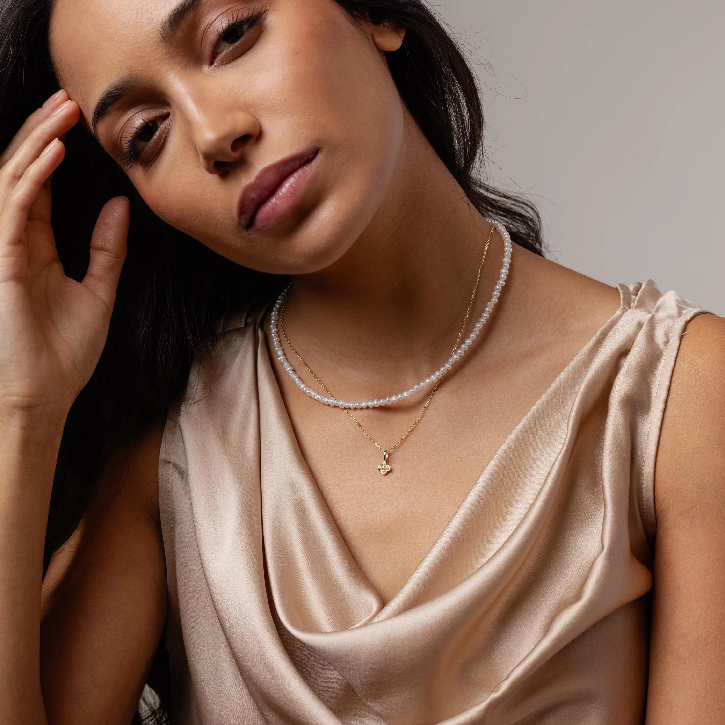 Rounded Pearl Flower Necklace - Image 10