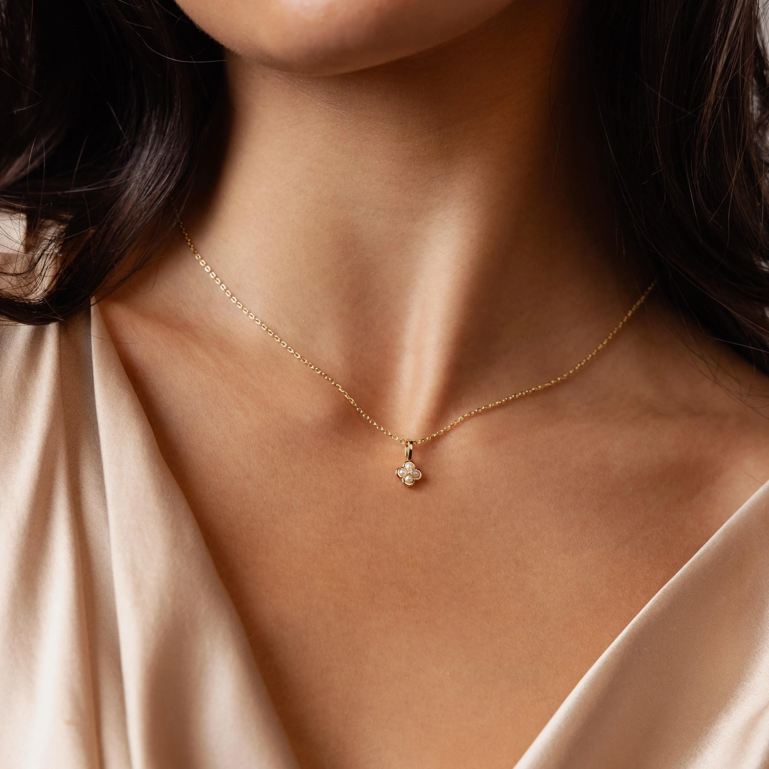 Rounded Pearl Flower Necklace - Image 3