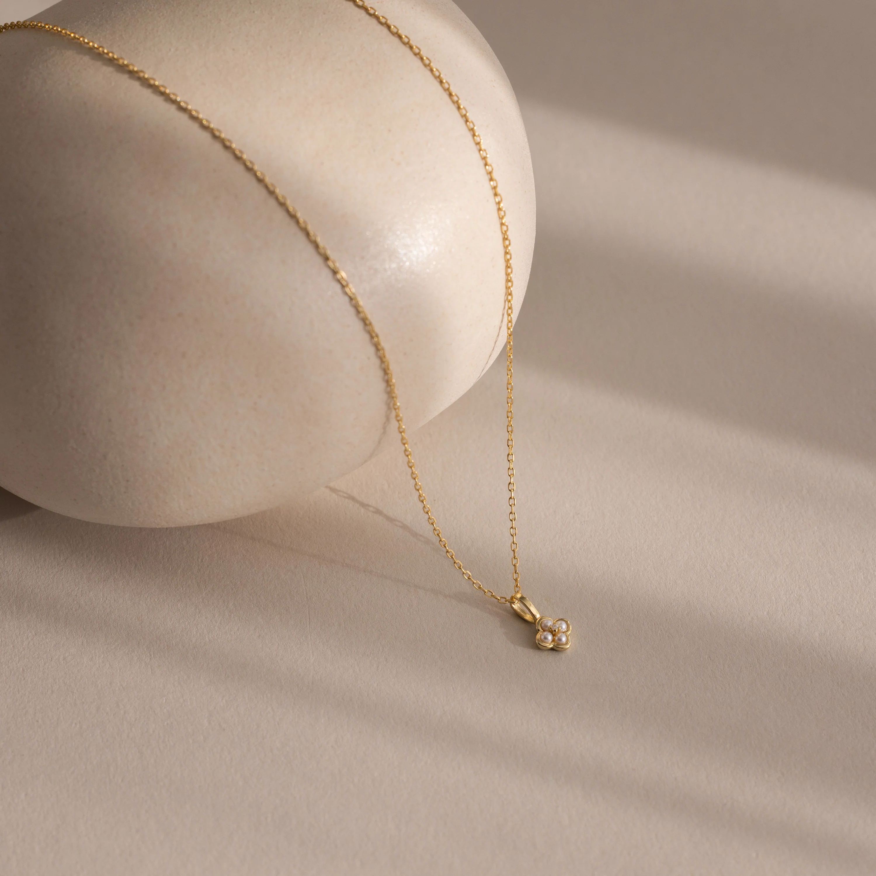 Rounded Pearl Flower Necklace - Image 9