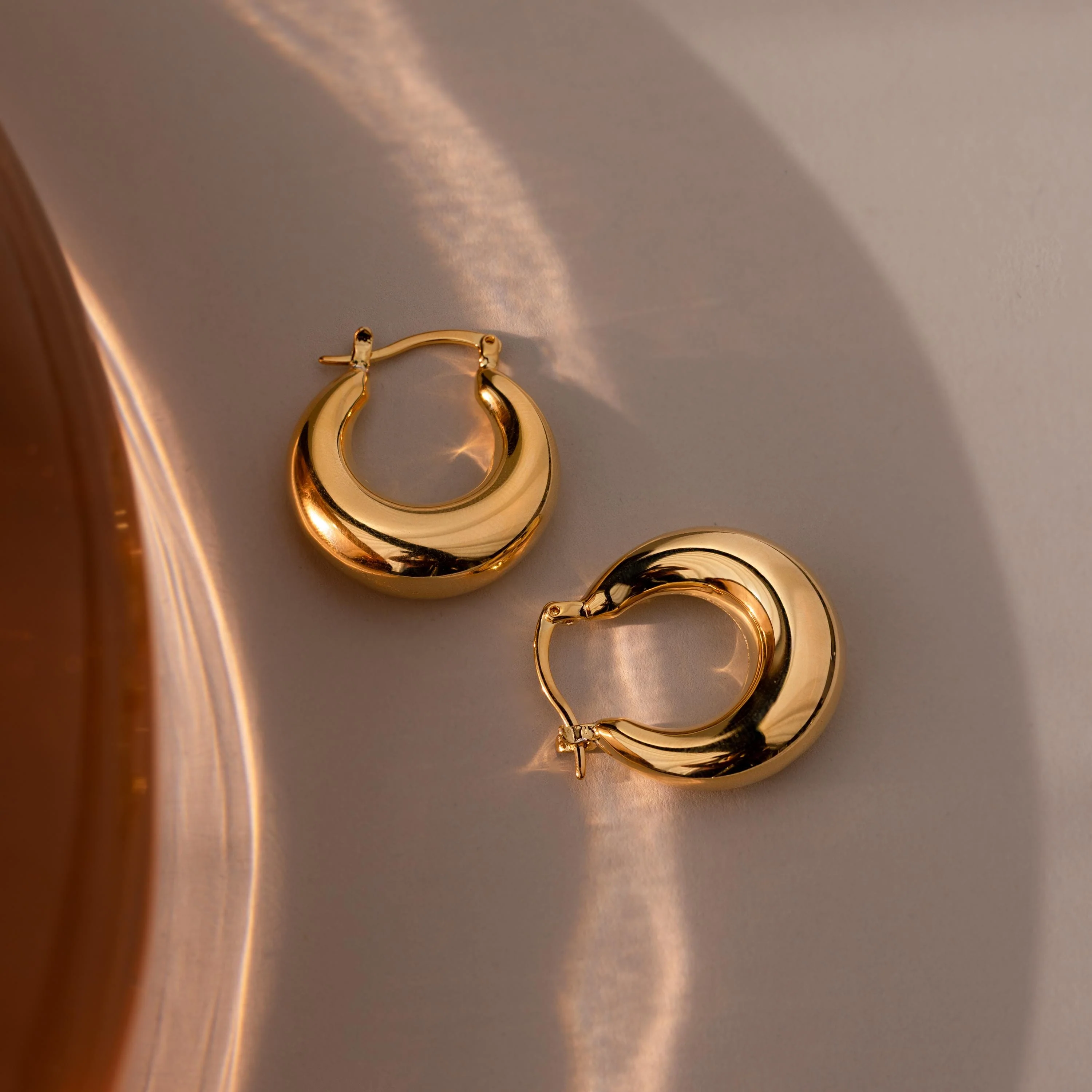 Sculpted Hoops in 18K Gold - Image 5