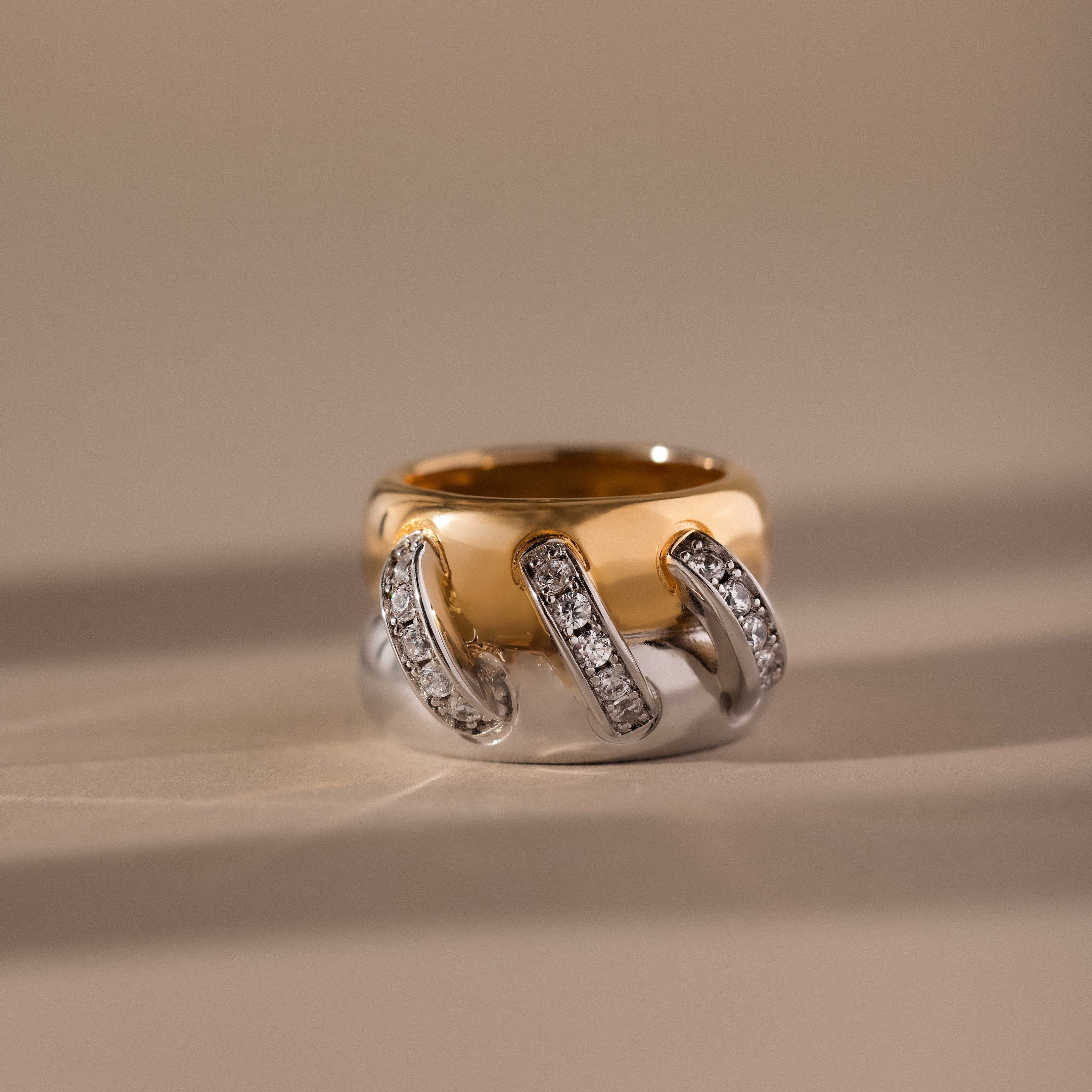 Sculpted Mixed Metal Link Ring - Image 3