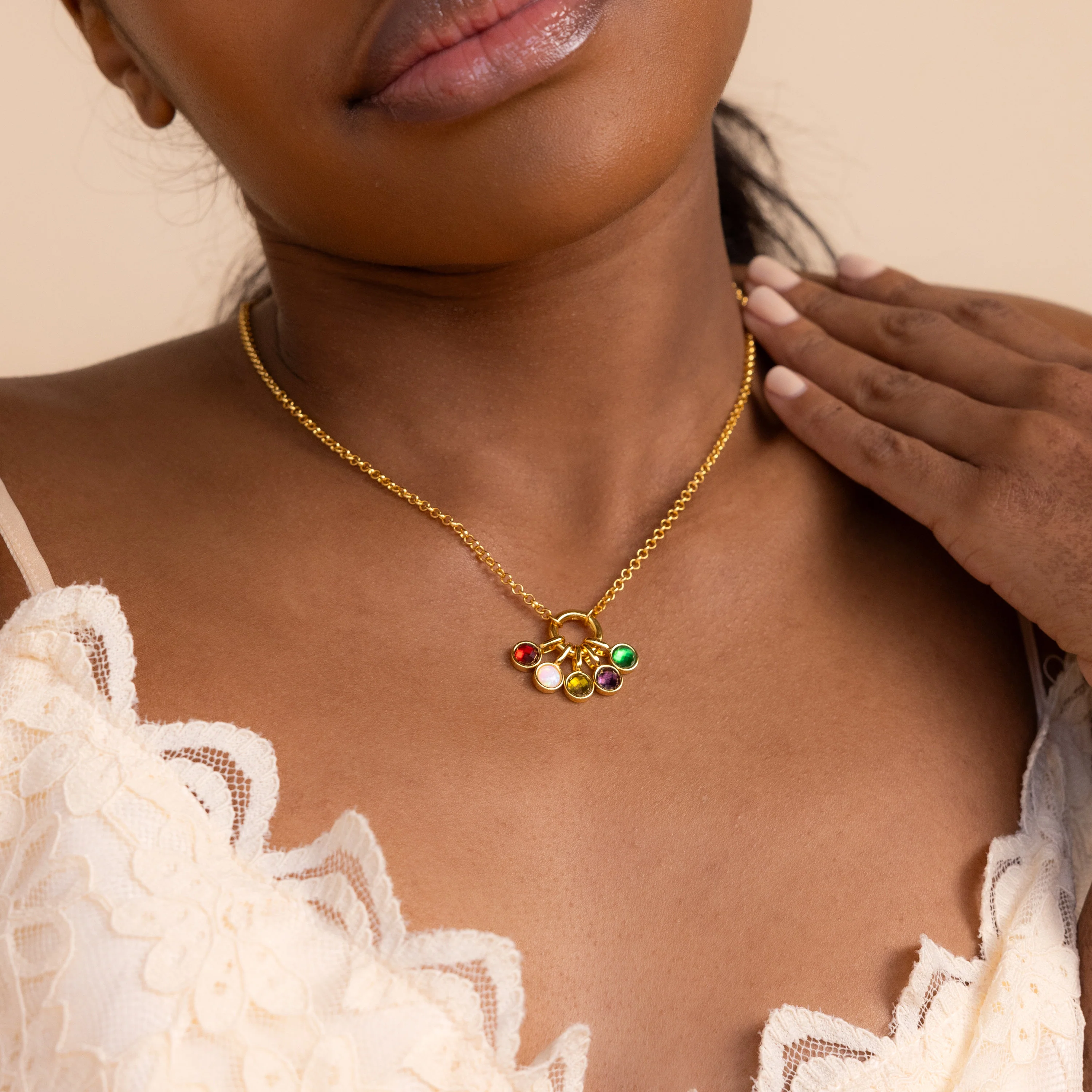 Signet Peridot Charm in 18K Gold - Image 3