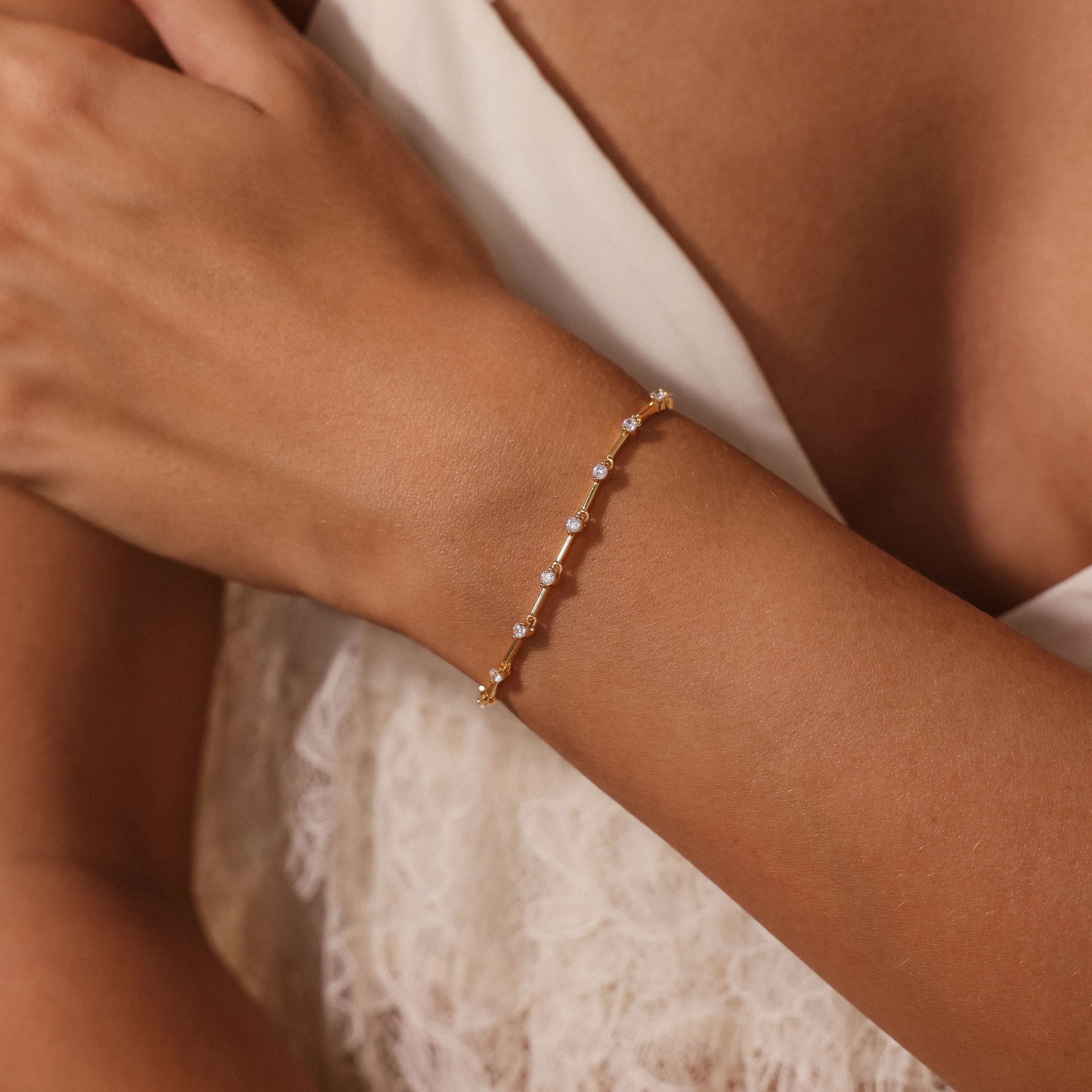 Sprinkle Diamond Tennis Bracelet in 18K Gold - Image 2