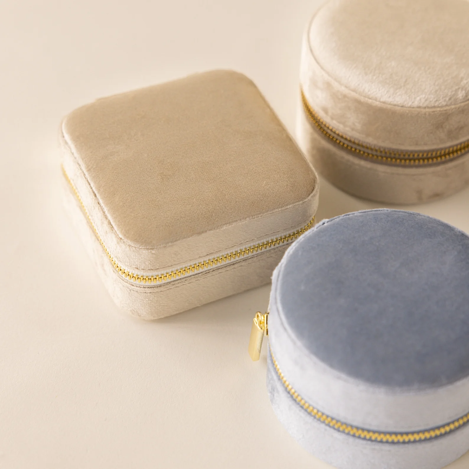 Square Velvet Jewelry Case - Image 3