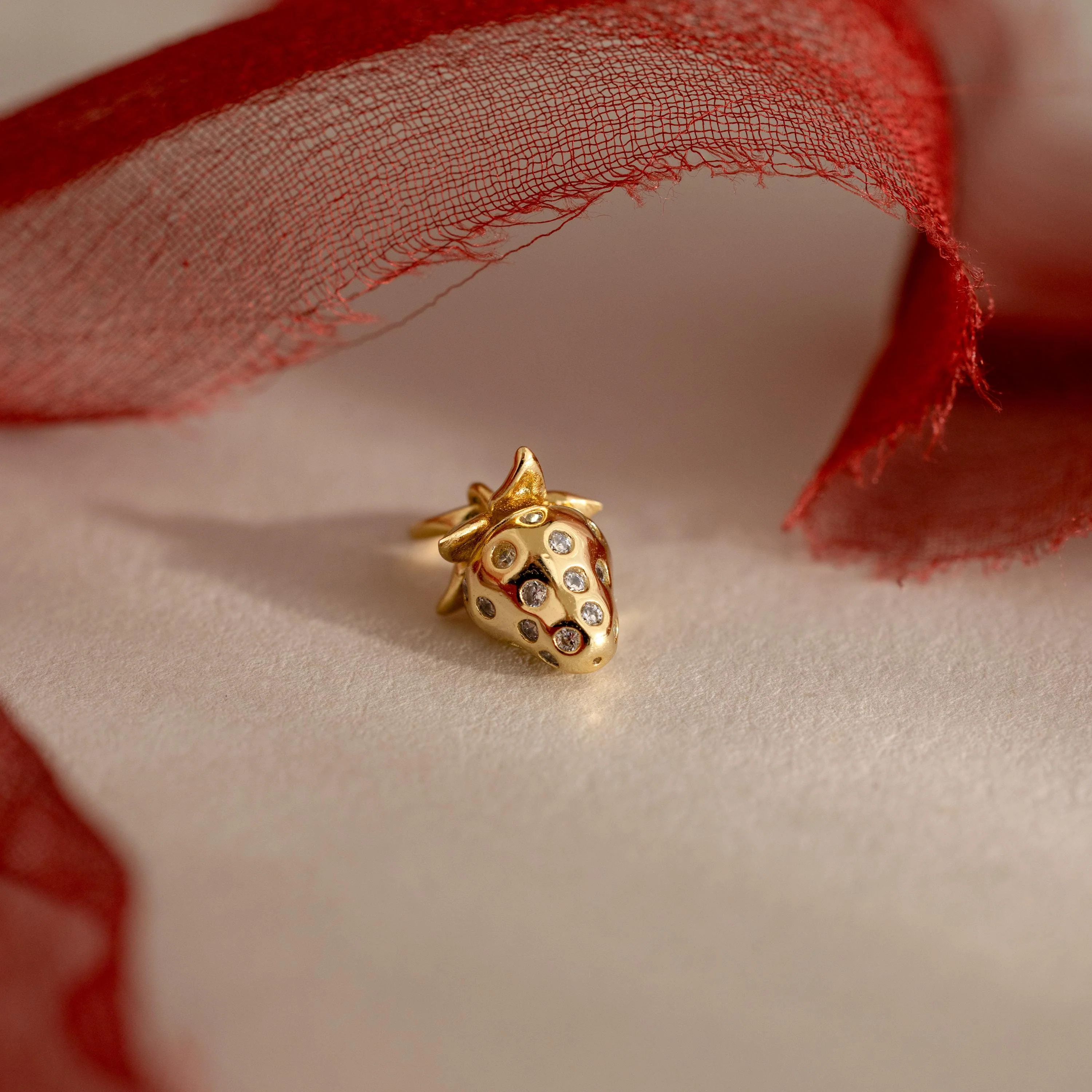 Strawberry Diamond Charm in 18K Gold