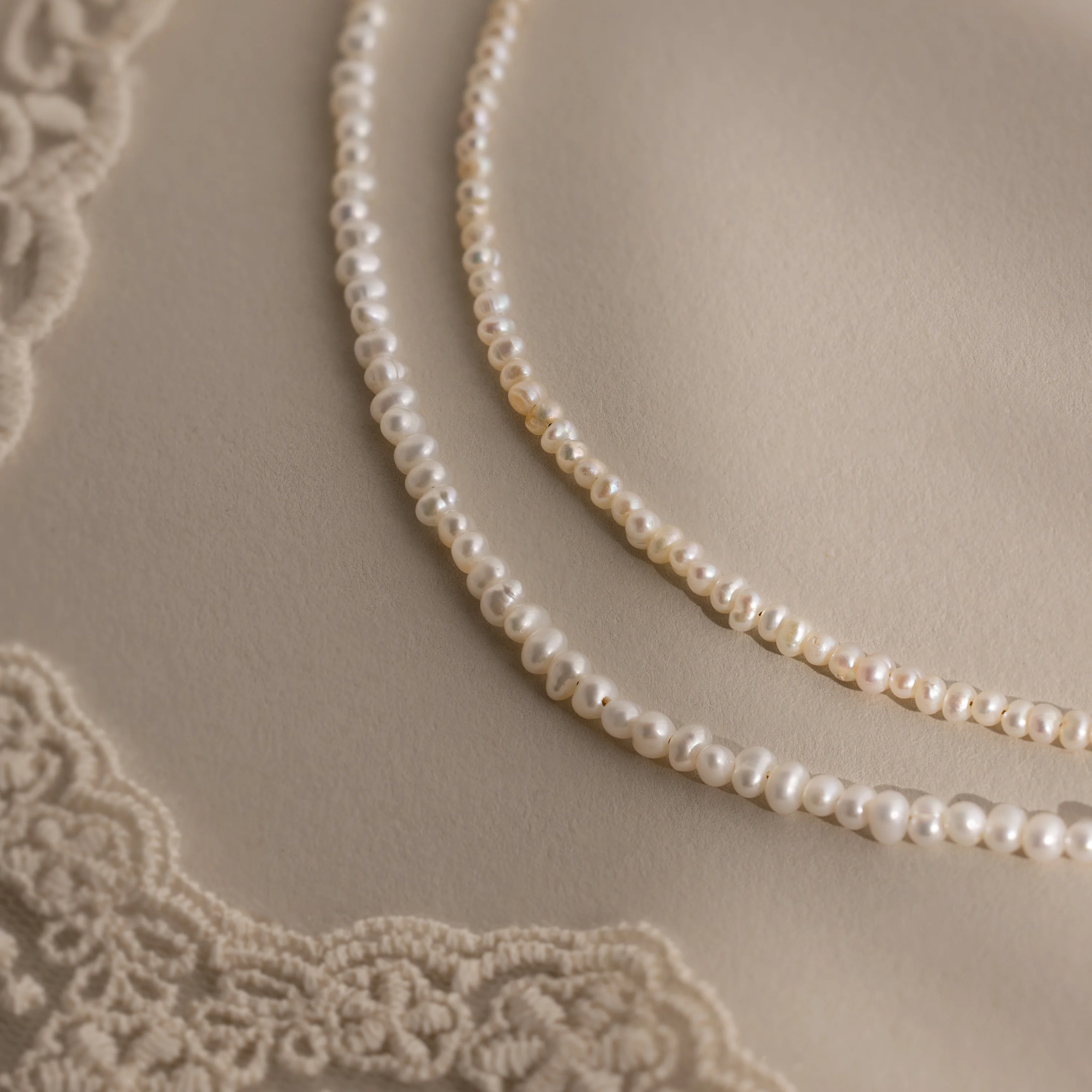 Summer Pearl Beaded Necklace in Silver - Image 3