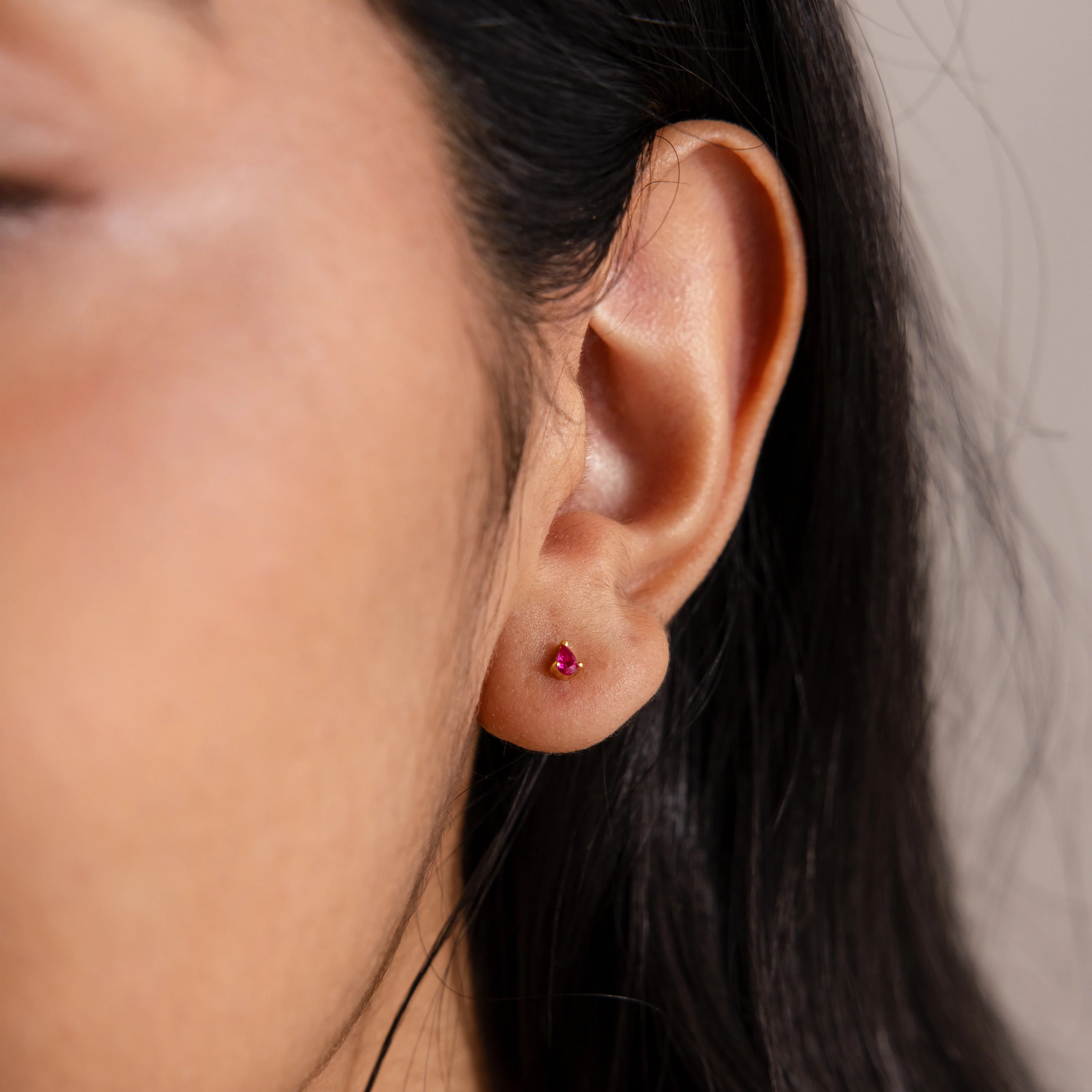 Teardrop Diamond Flatback Studs - Image 2