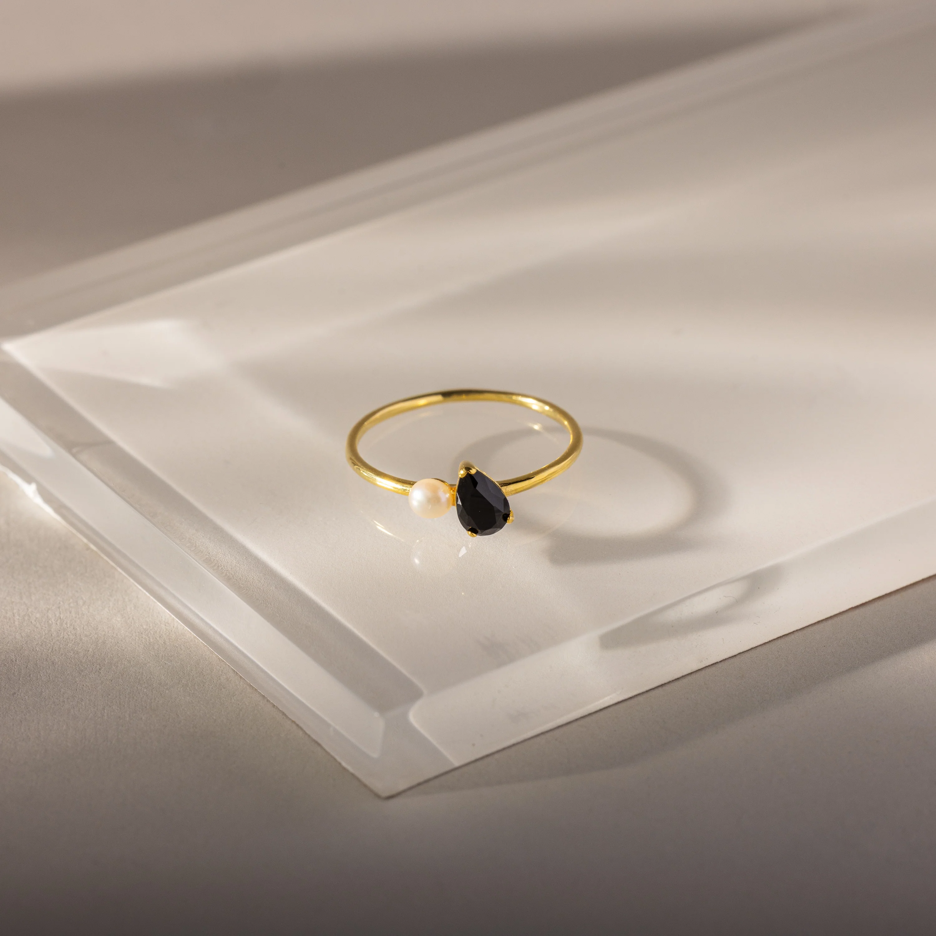 Teardrop Onyx & Pearl Ring