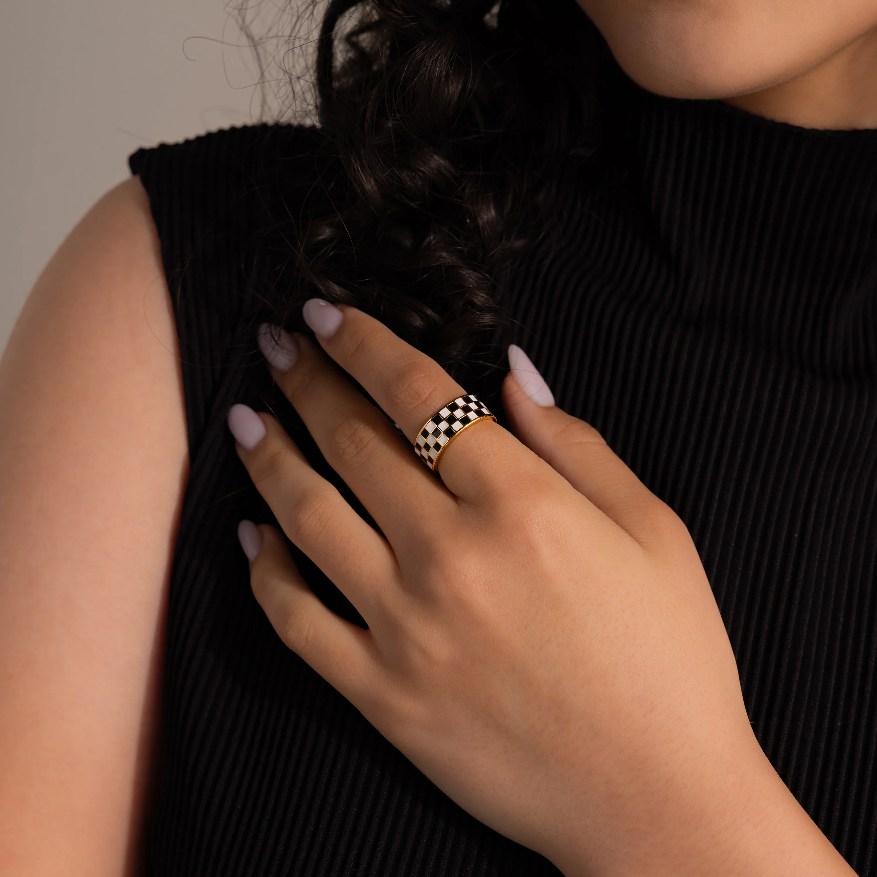 Thick Checkered Ring - Image 4