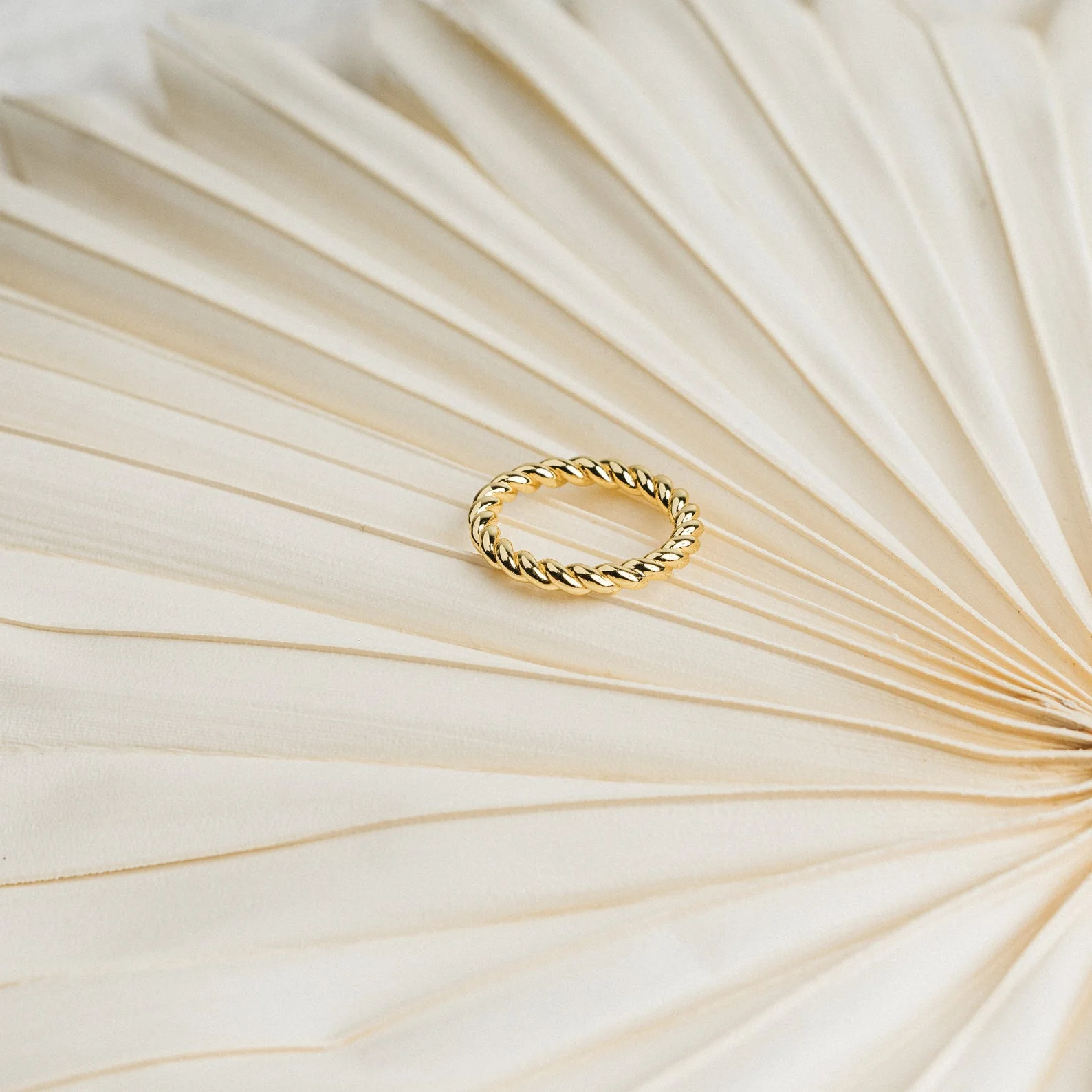 Tia Twisted Ring - Image 3