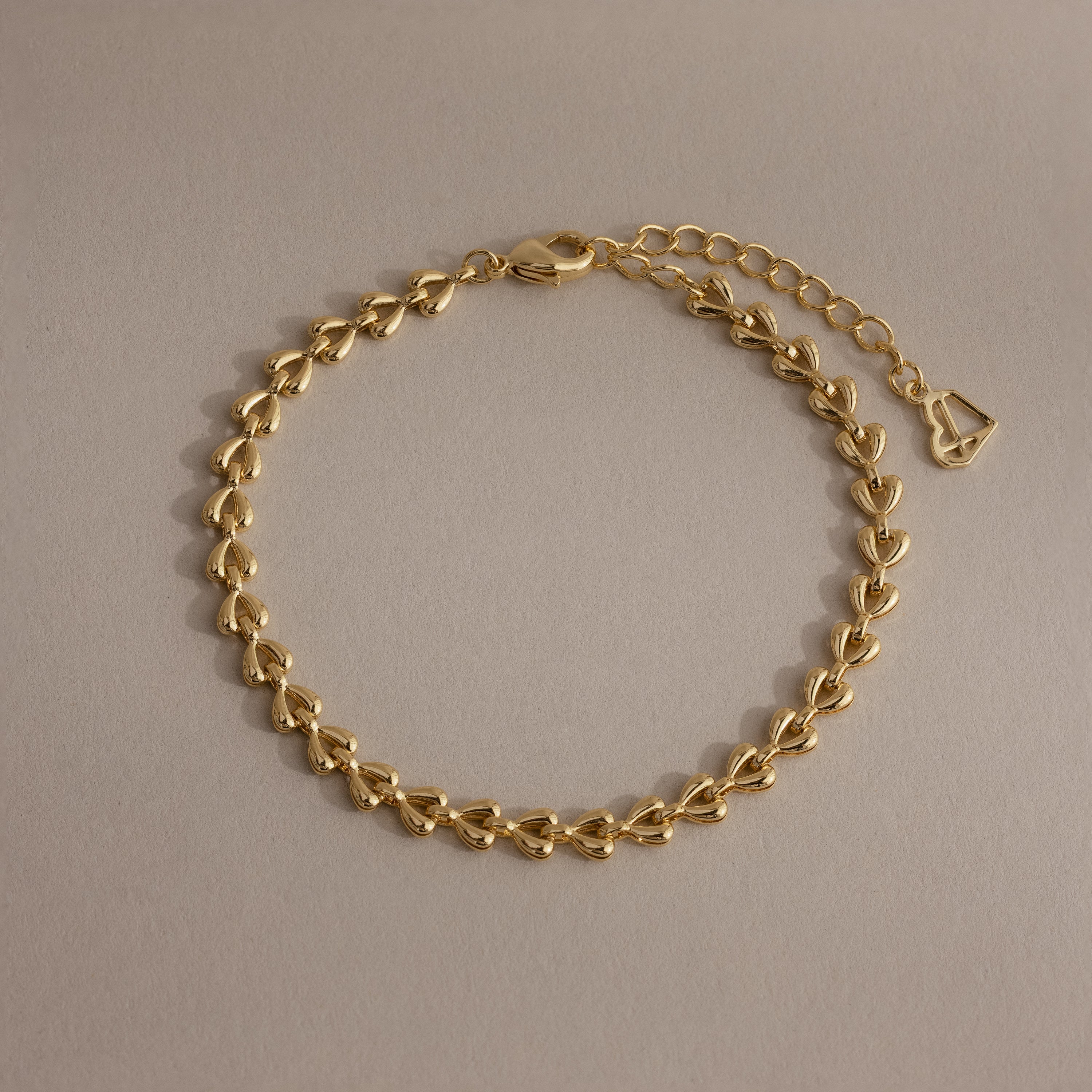 Tiny Link Heart Bracelet in 18K Gold