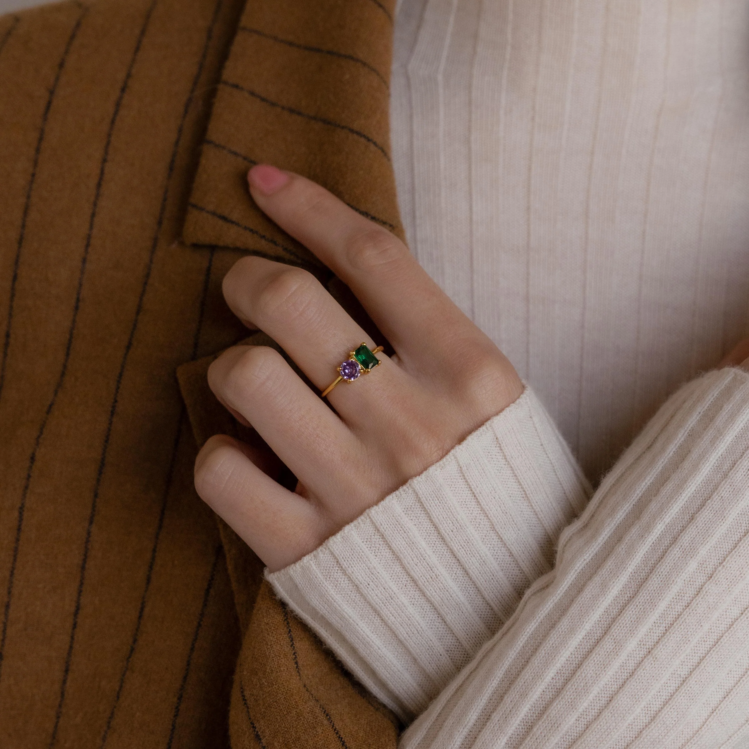 Toi et Moi Emerald Birthstone Ring - Image 2