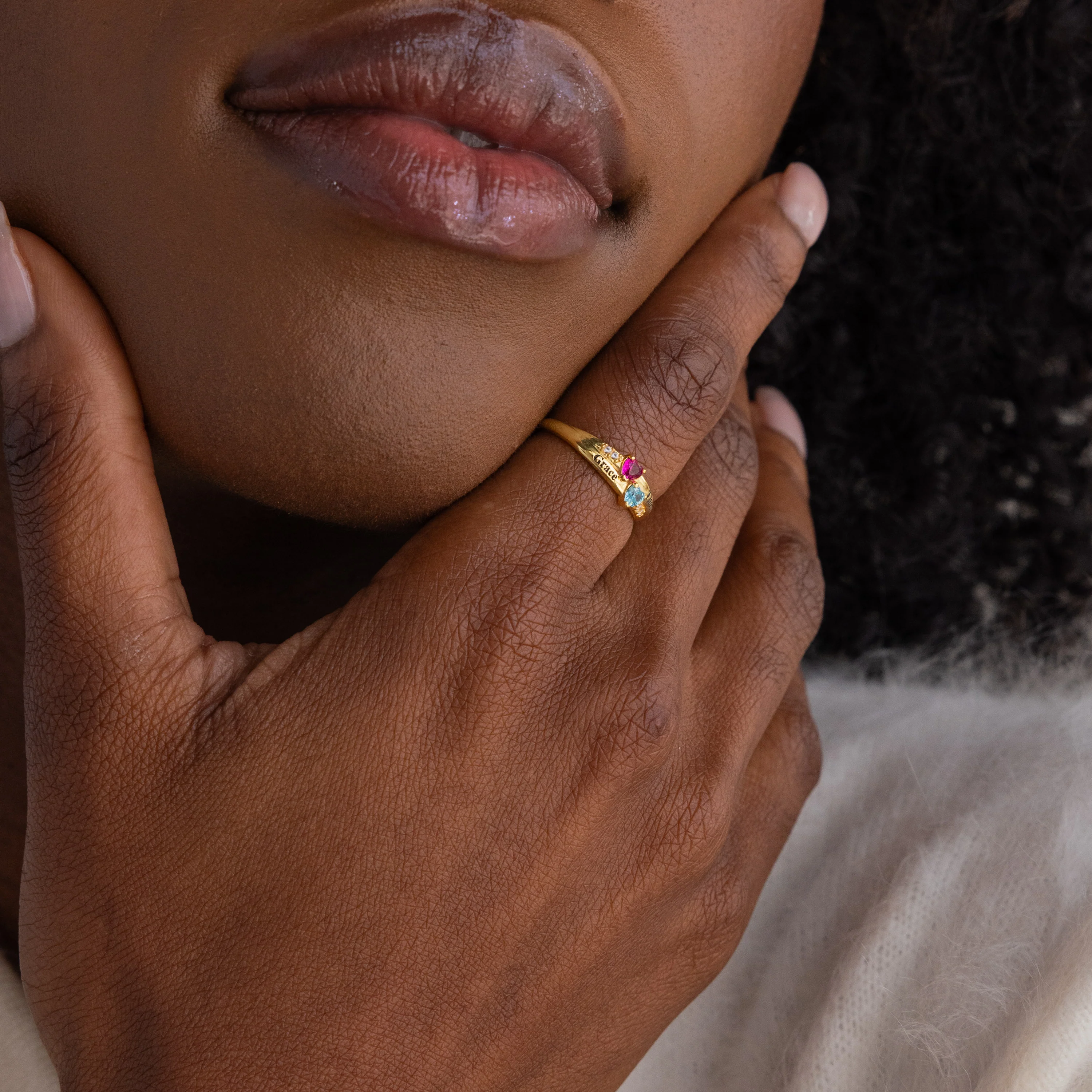 Toi et Moi Interlocking Name Ring in 18K Gold - Image 2