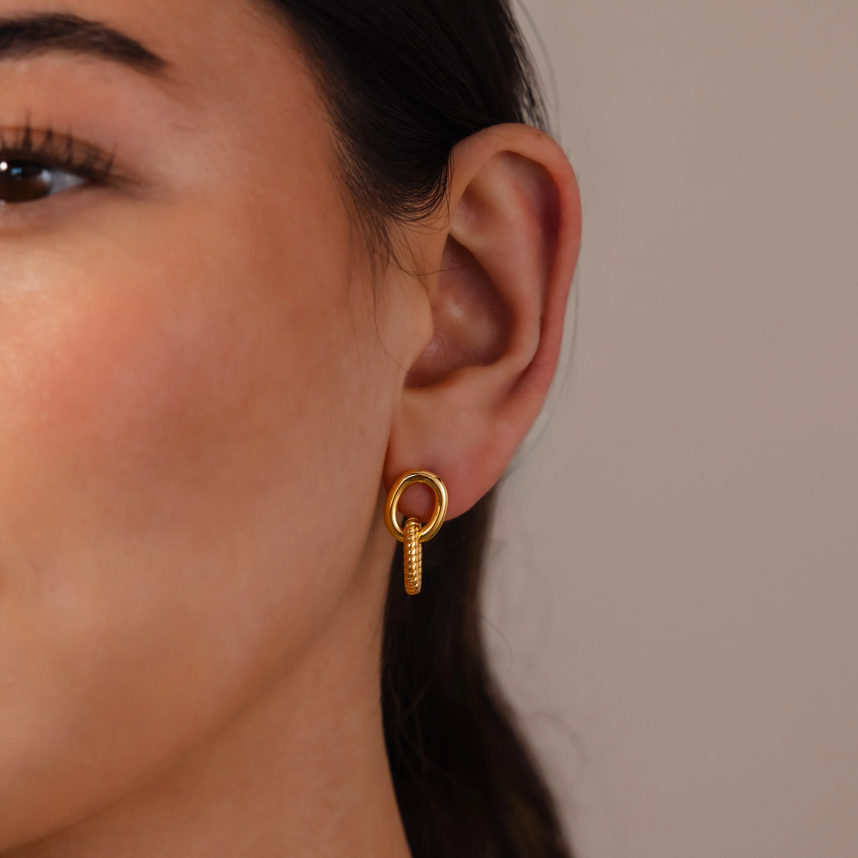 Twisted Link Earrings in 18K Gold - Image 6