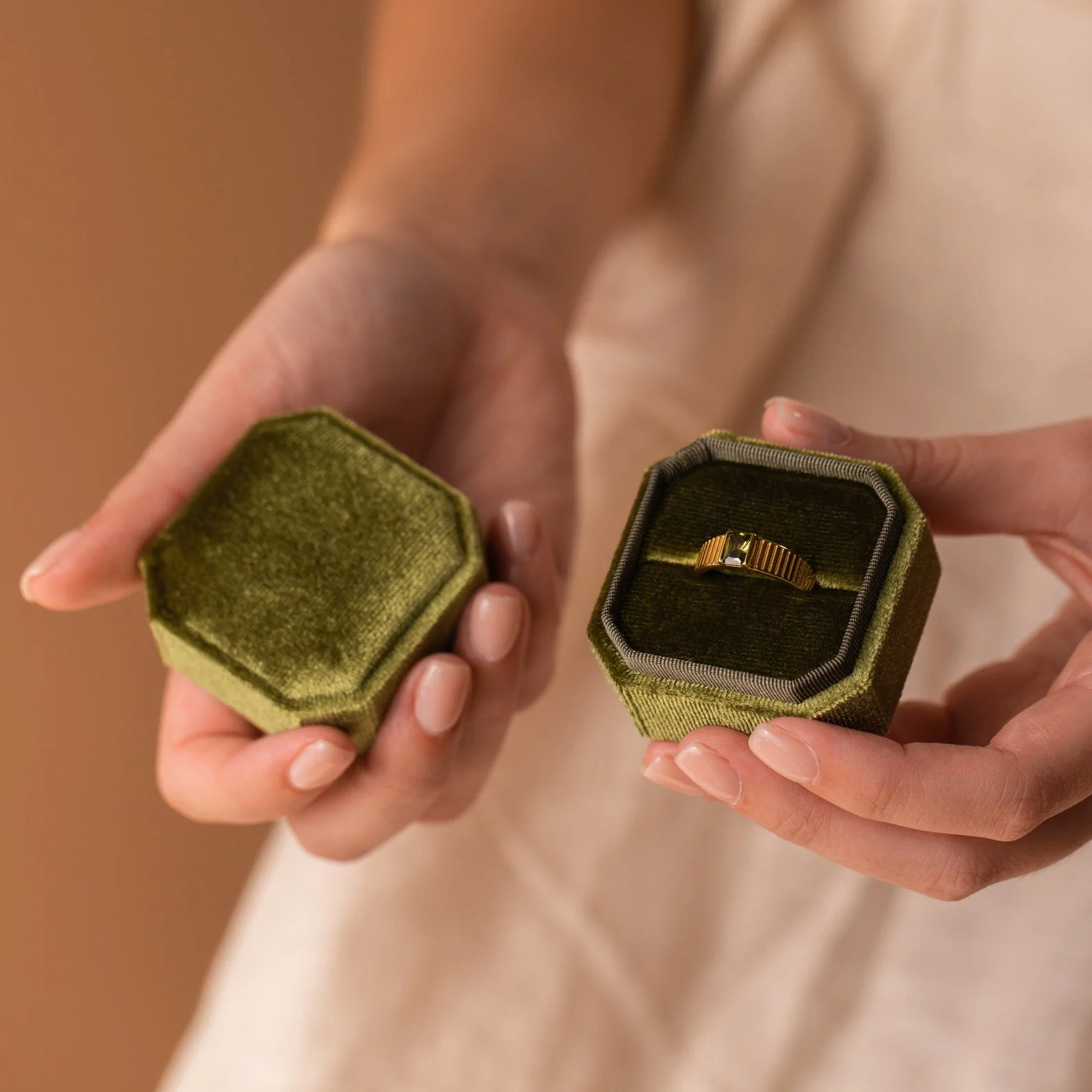 Velvet Ring Box - Image 4