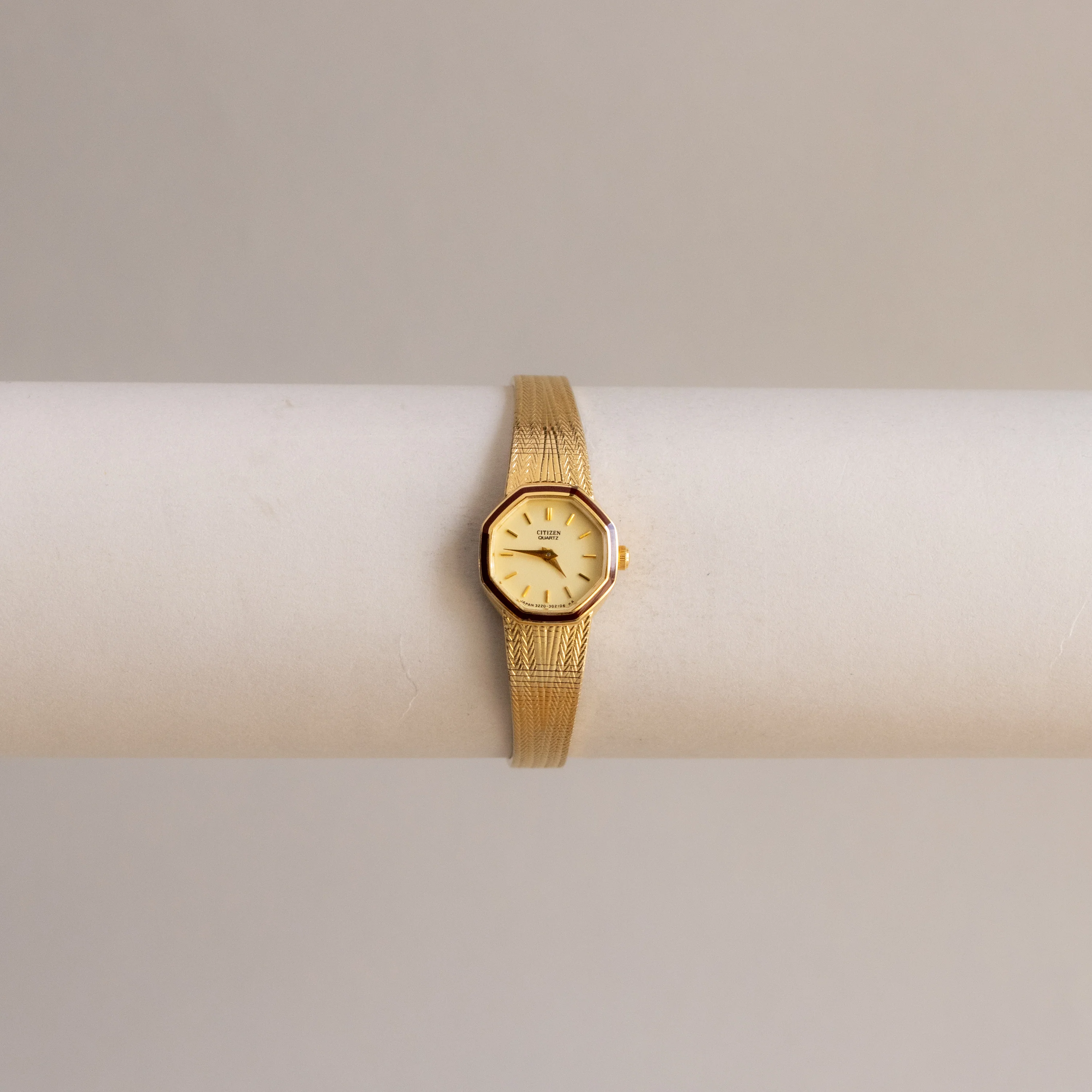 Vintage Citizen Mesh Gold Watch - Image 2