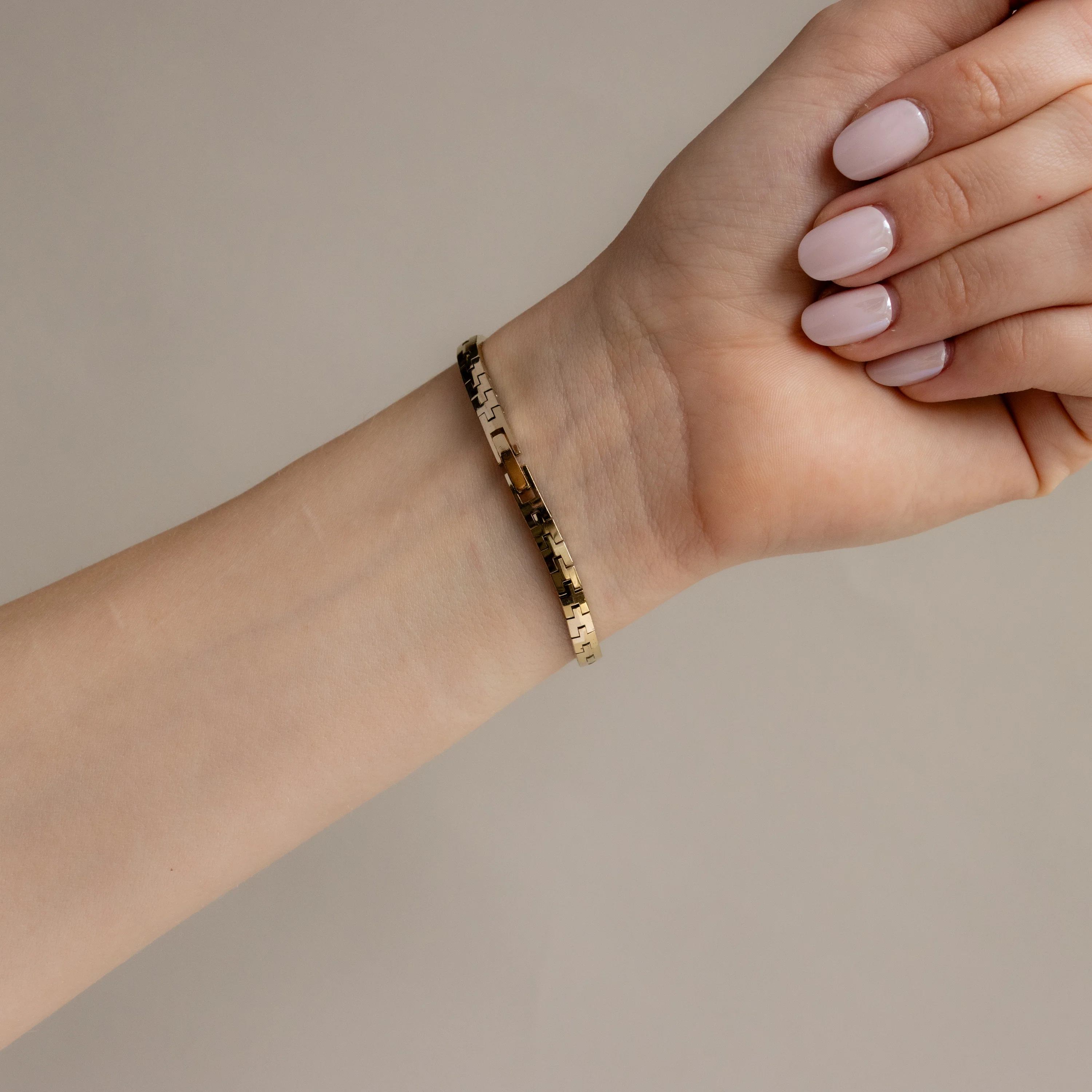 Vintage EF-DE Skinny Pearl Gold Watch - Image 3
