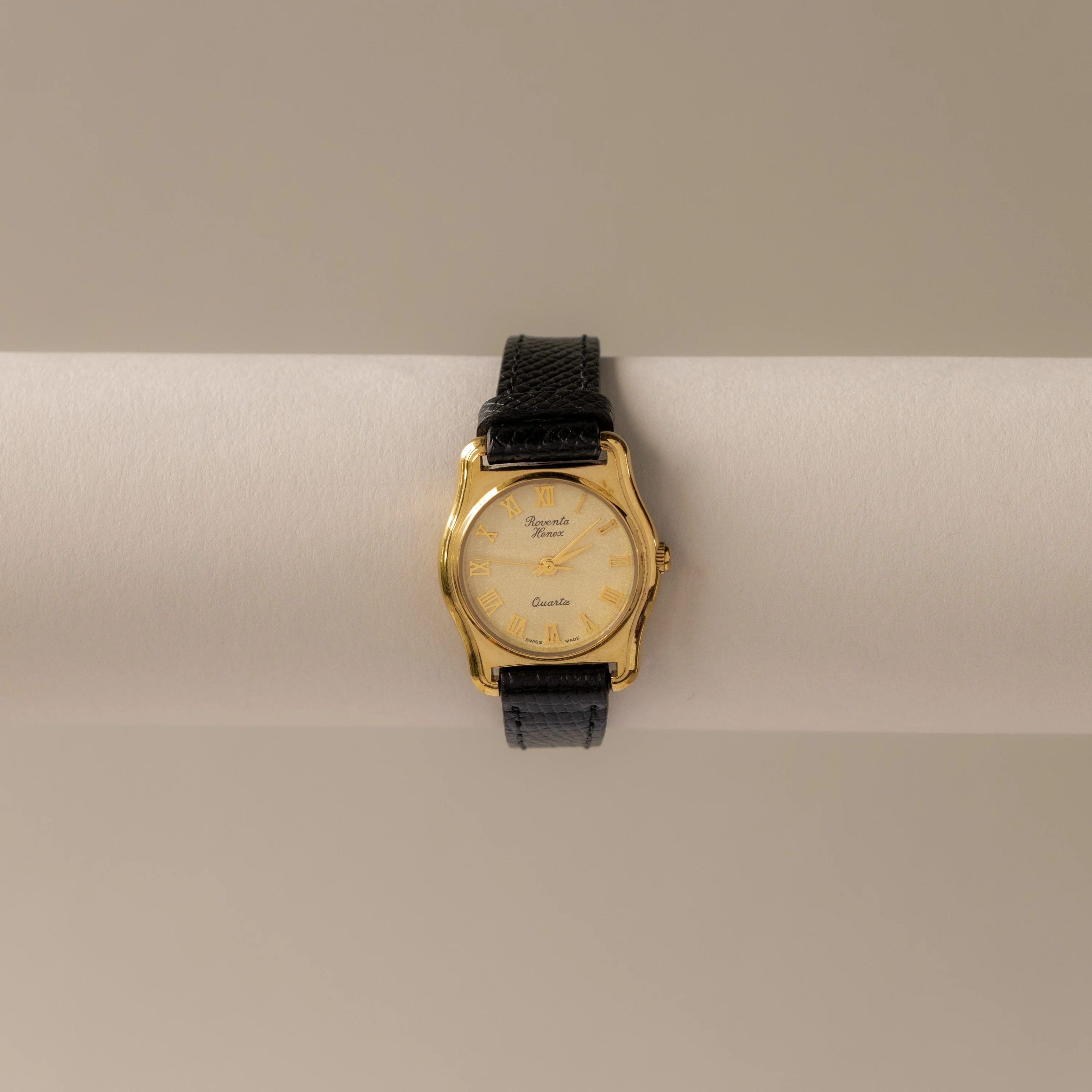 Vintage Roventa Henex Swiss Round Gold Watch - Image 2
