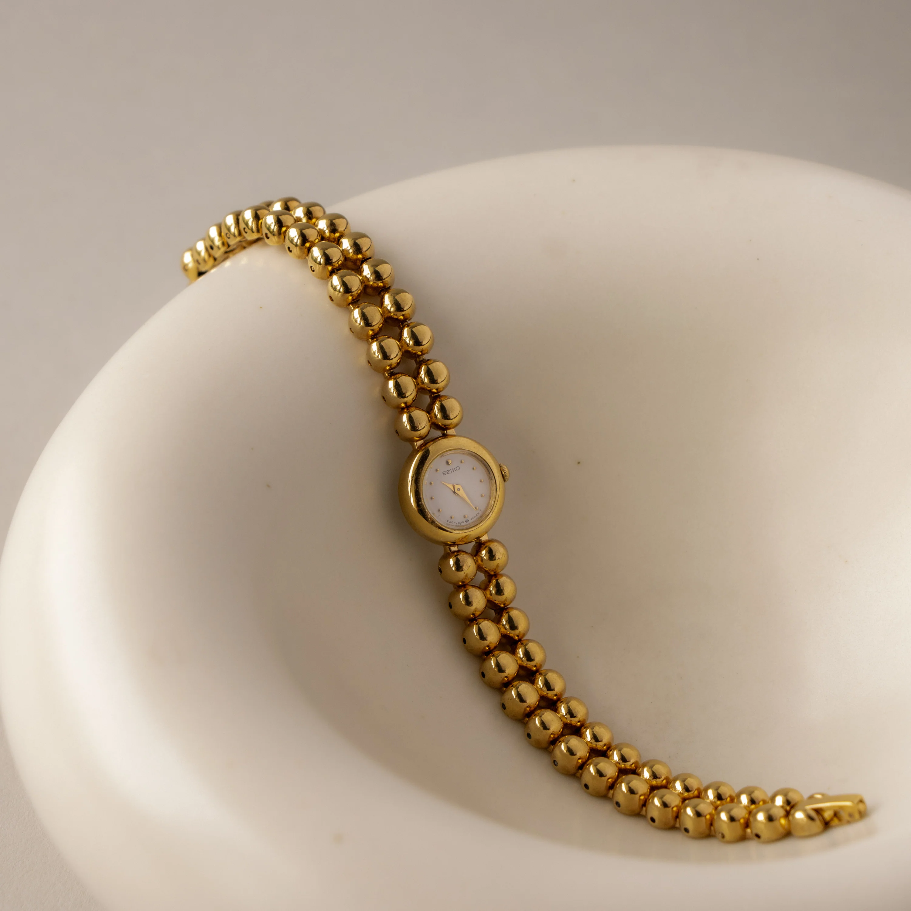 Vintage Seiko Beaded Round Gold Watch - Image 2