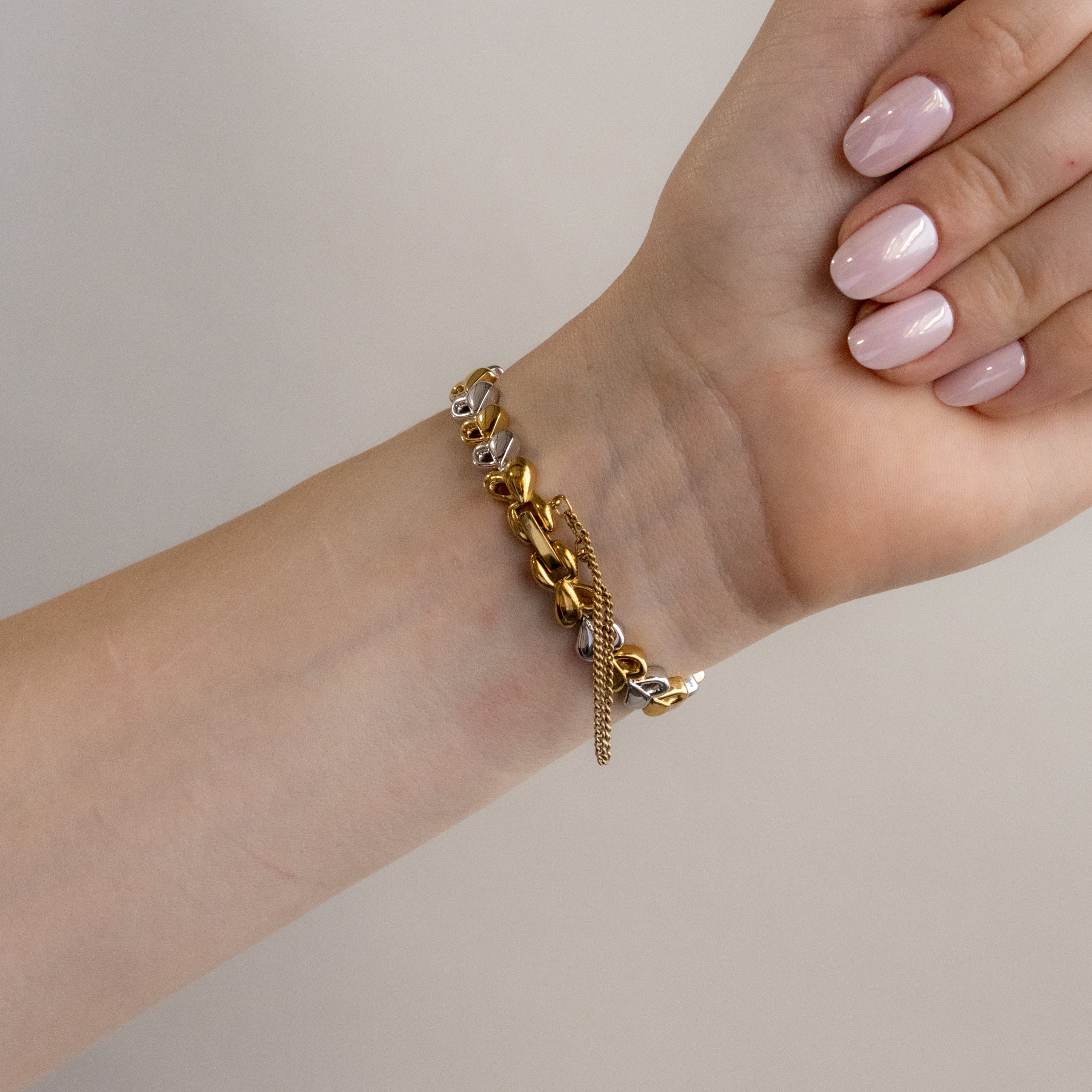 Vintage Seiko Dainty Hearts Two Tone Watch - Image 3