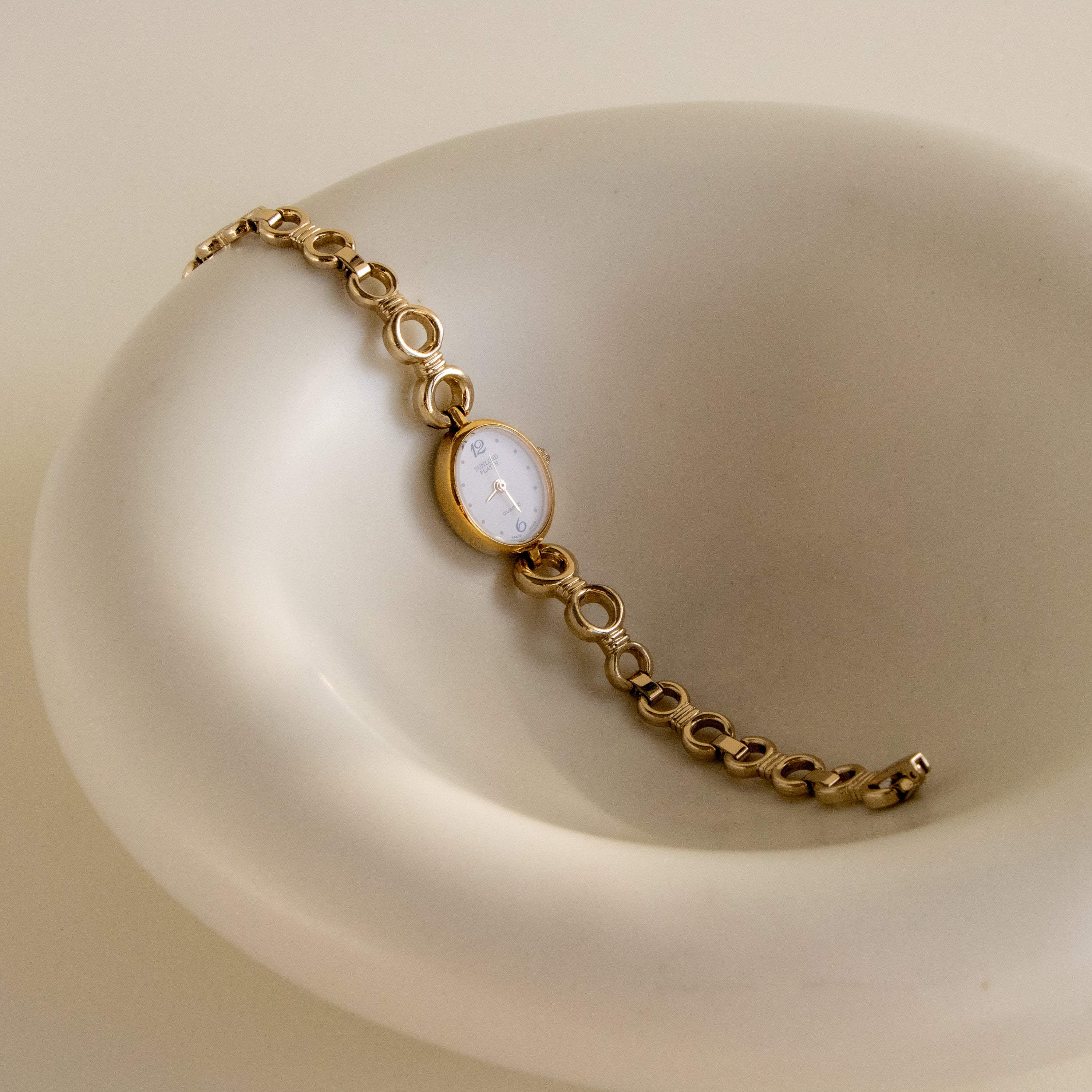 Vintage Sunlord Oval Link Gold Watch - Image 2