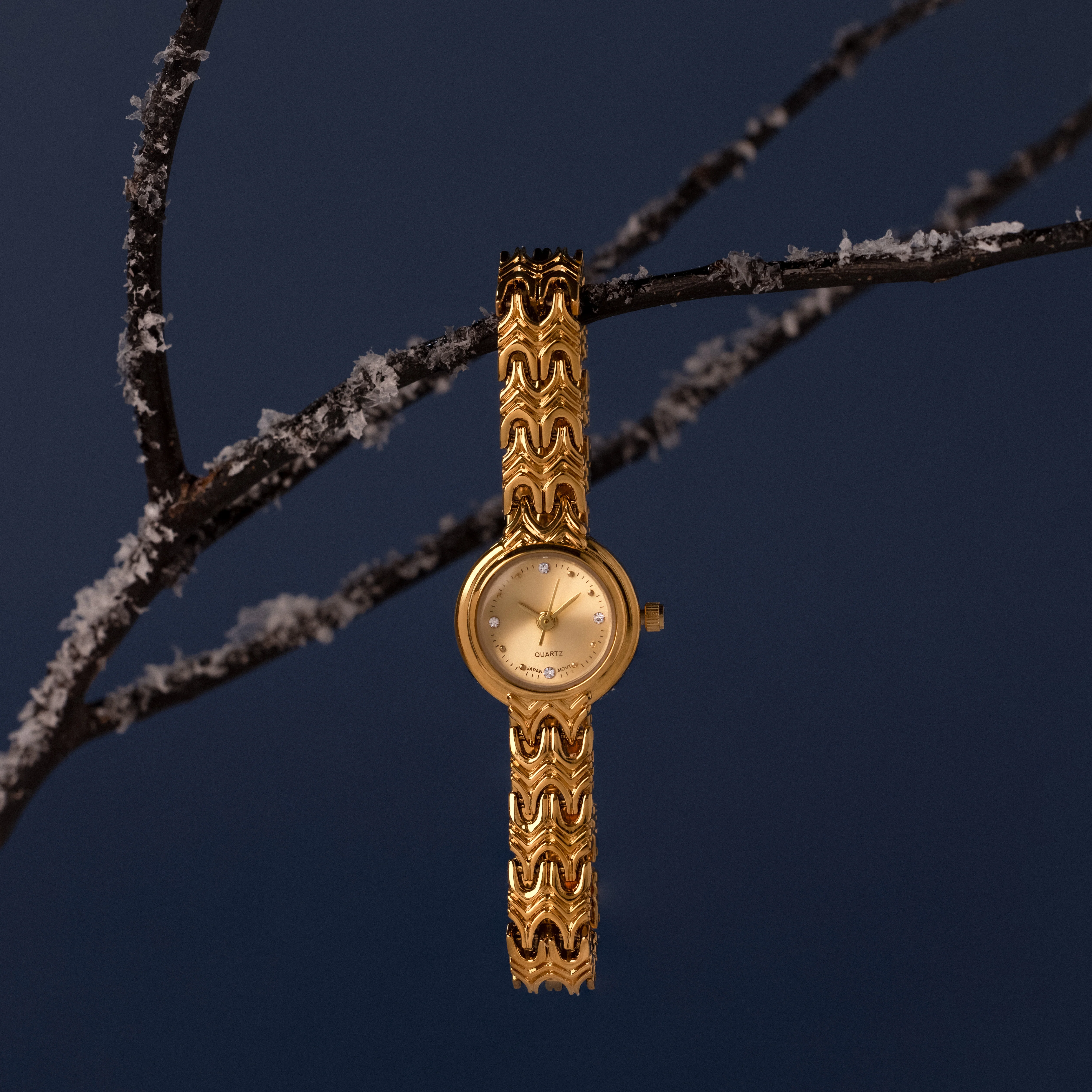Wavy Link Timepiece - Image 7