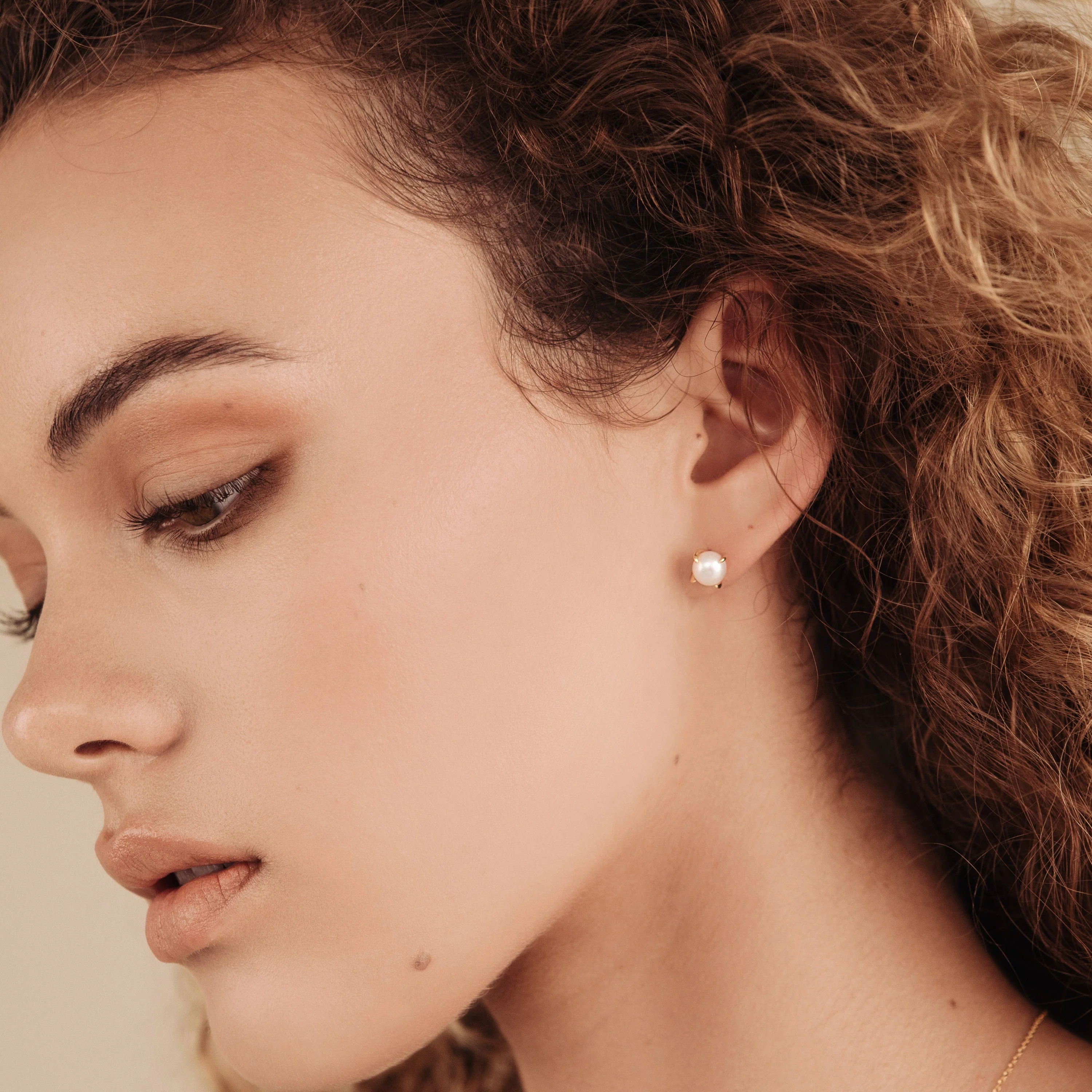 Zoe Pearl Studs - Image 5